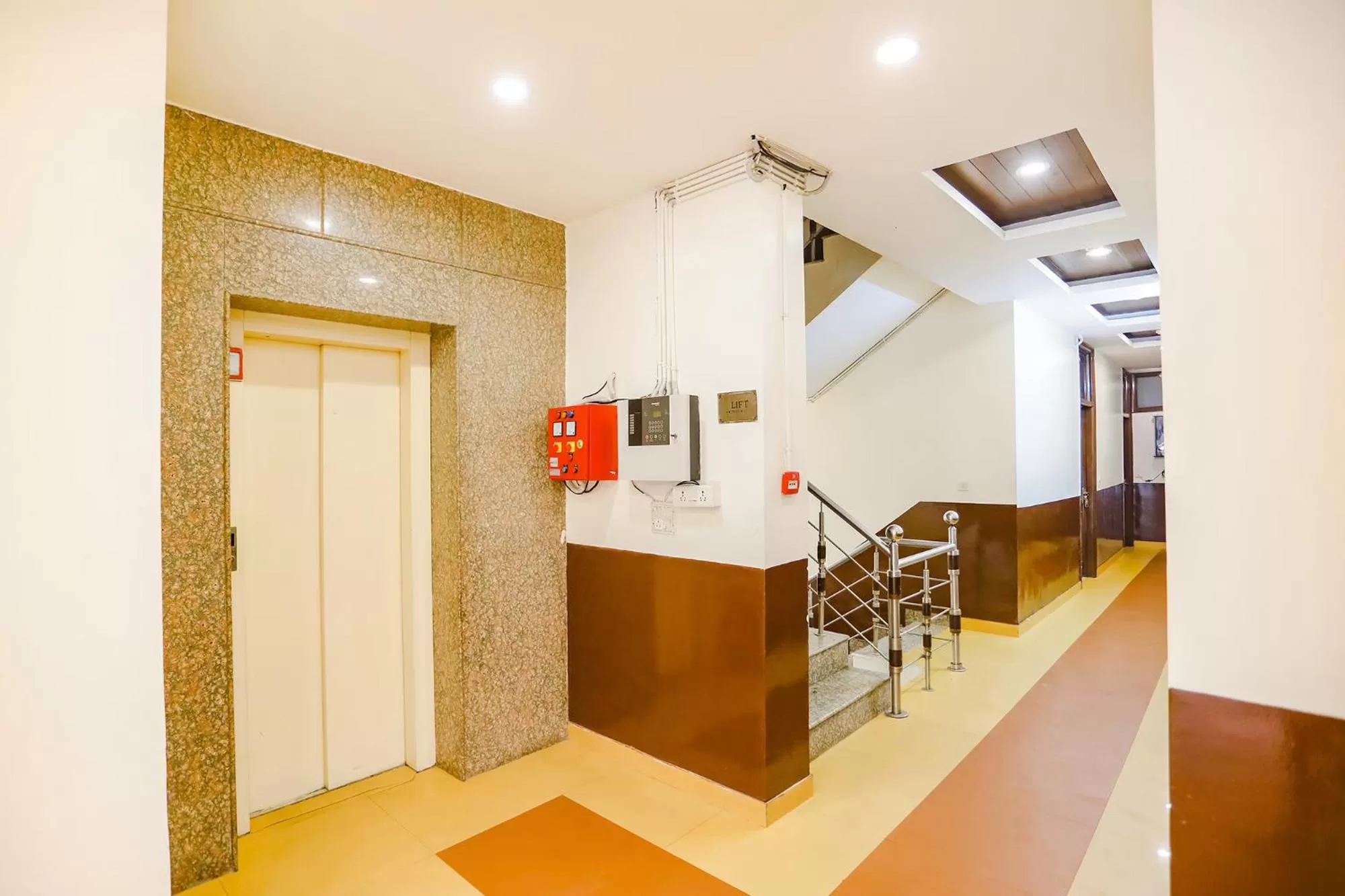 Lobby or reception in FabHotel Hexa Ghaziabad