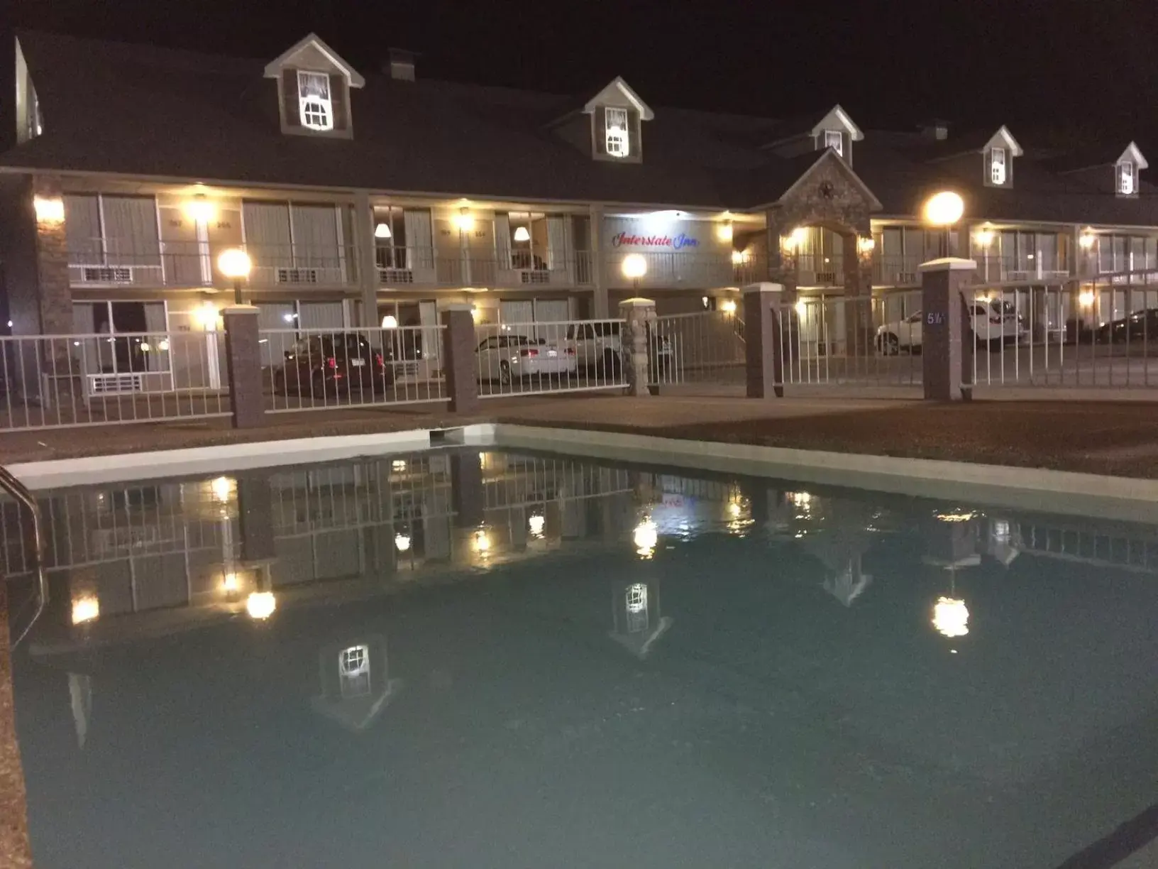 Swimming Pool in Interstate Inn