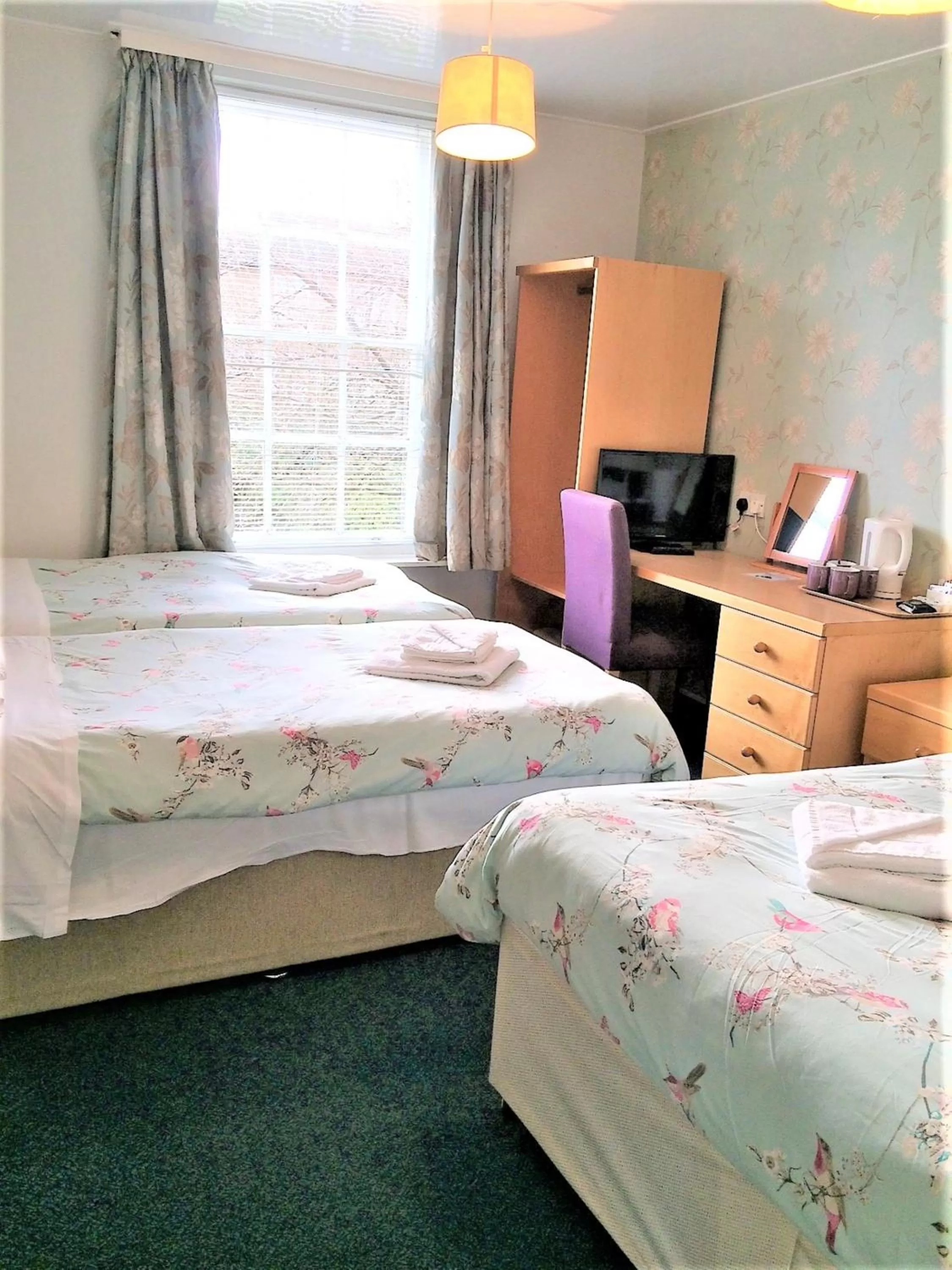 Bedroom, Bed in Luther King House