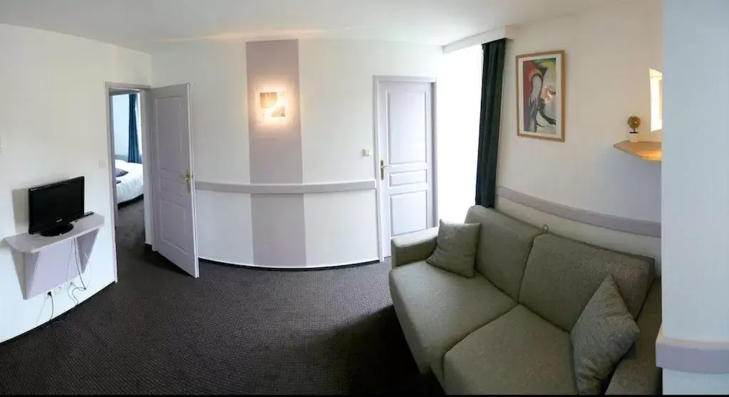 Living room, Seating Area in La Demeure des 2 Trésors