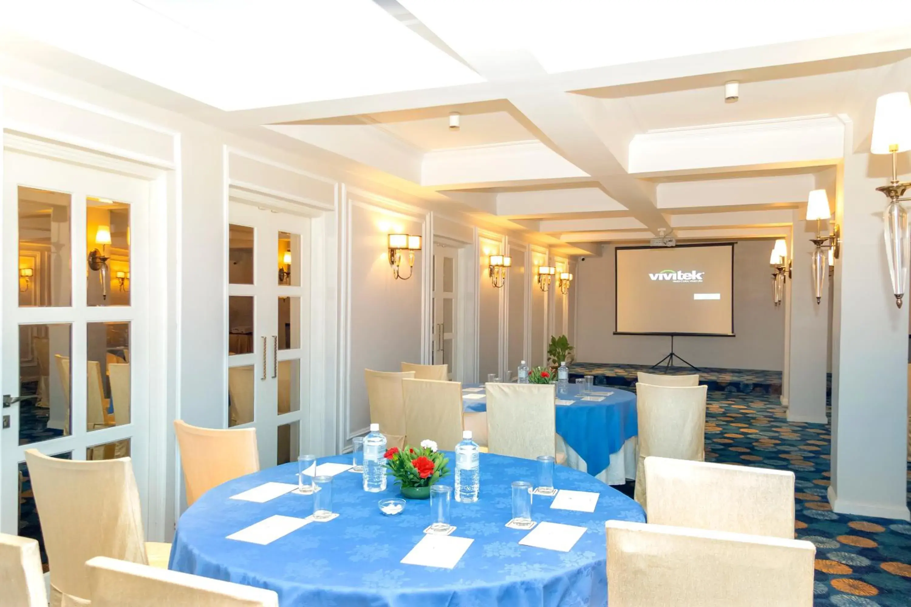 Meeting/conference room, Restaurant/Places to Eat in Hotel Himalaya