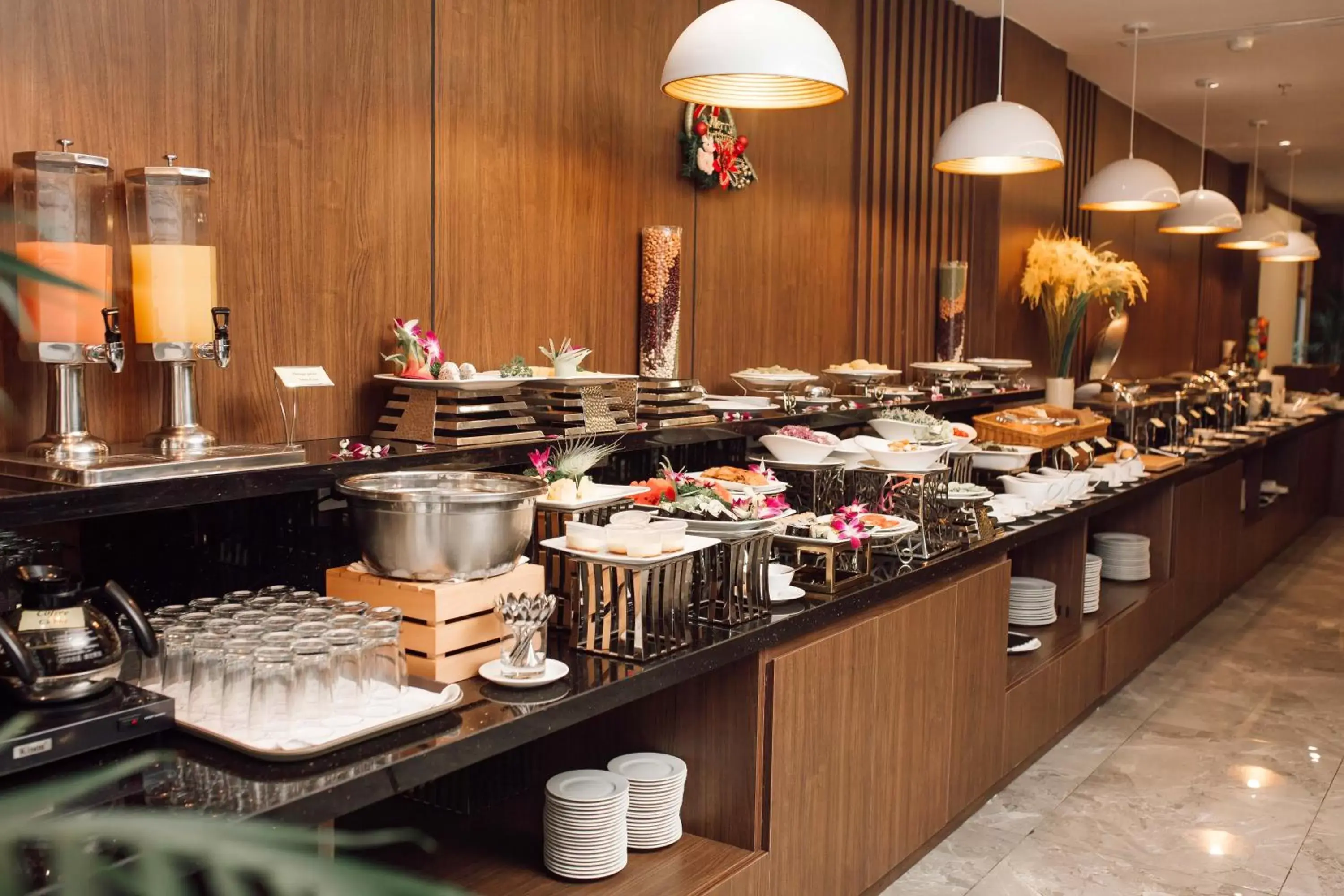 Food and drinks, Food in Reyna Hotel Hanoi & Spa