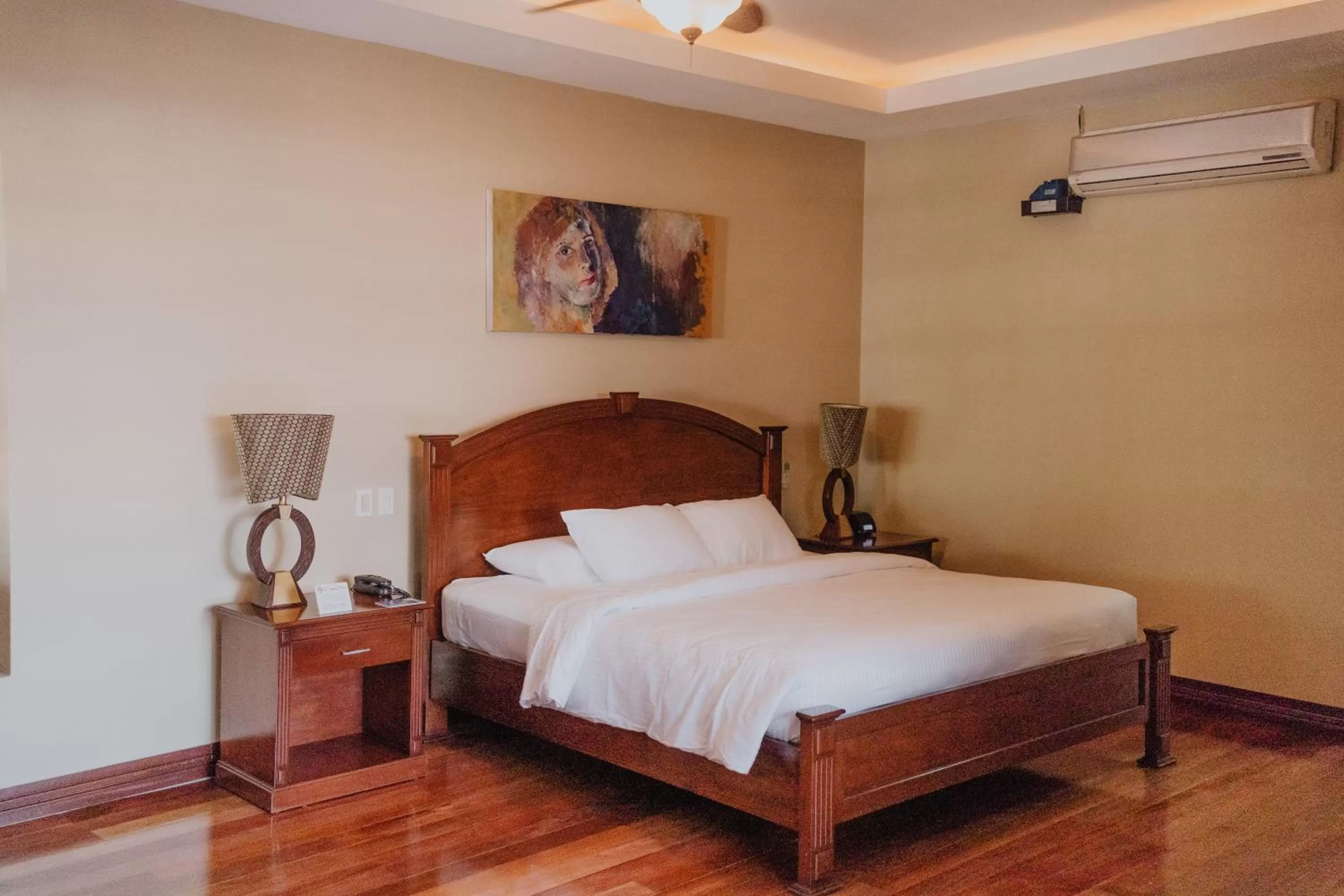 Bed in Hotel Dunn Inn