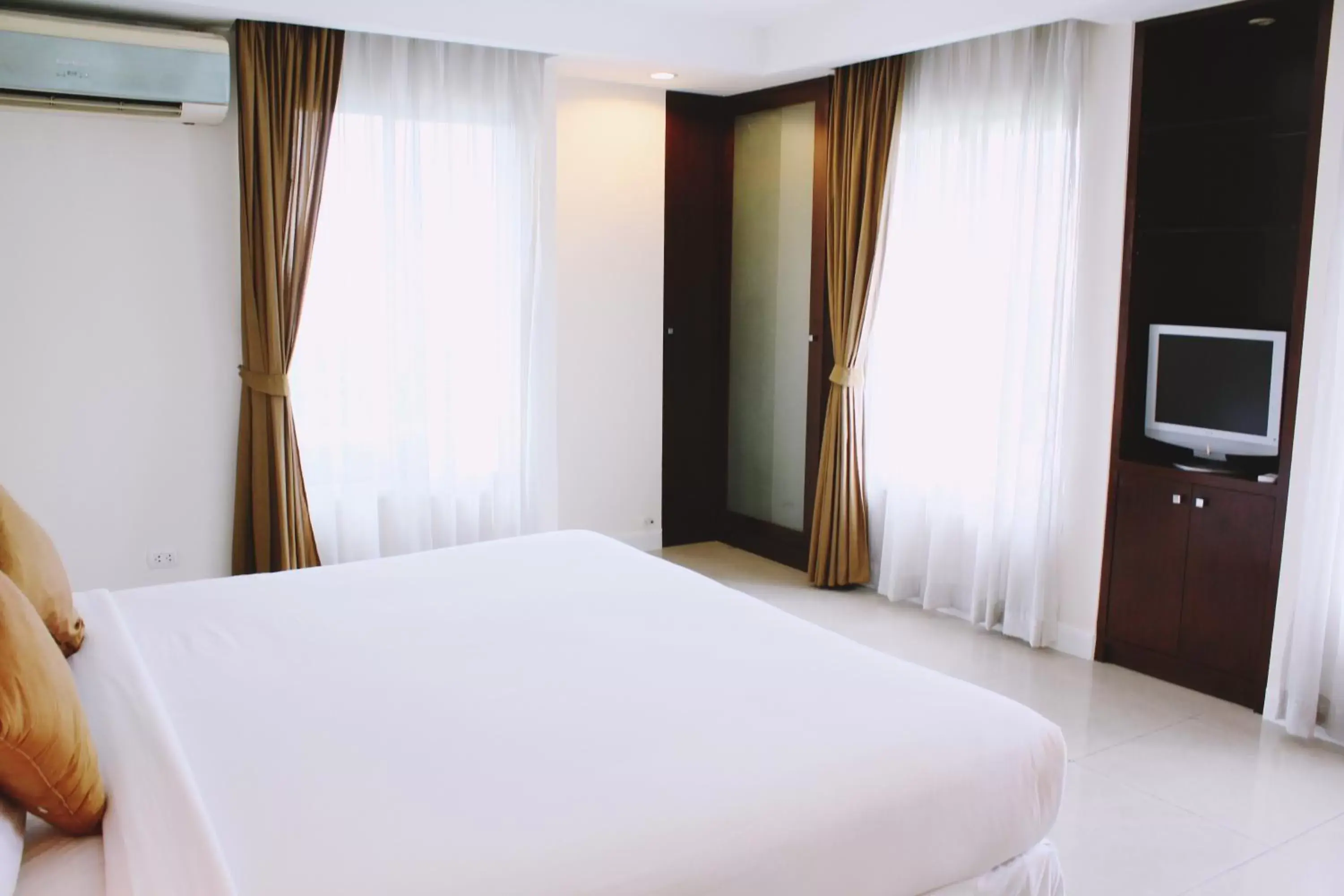Bedroom, Bed in Romance Hotel Bangna