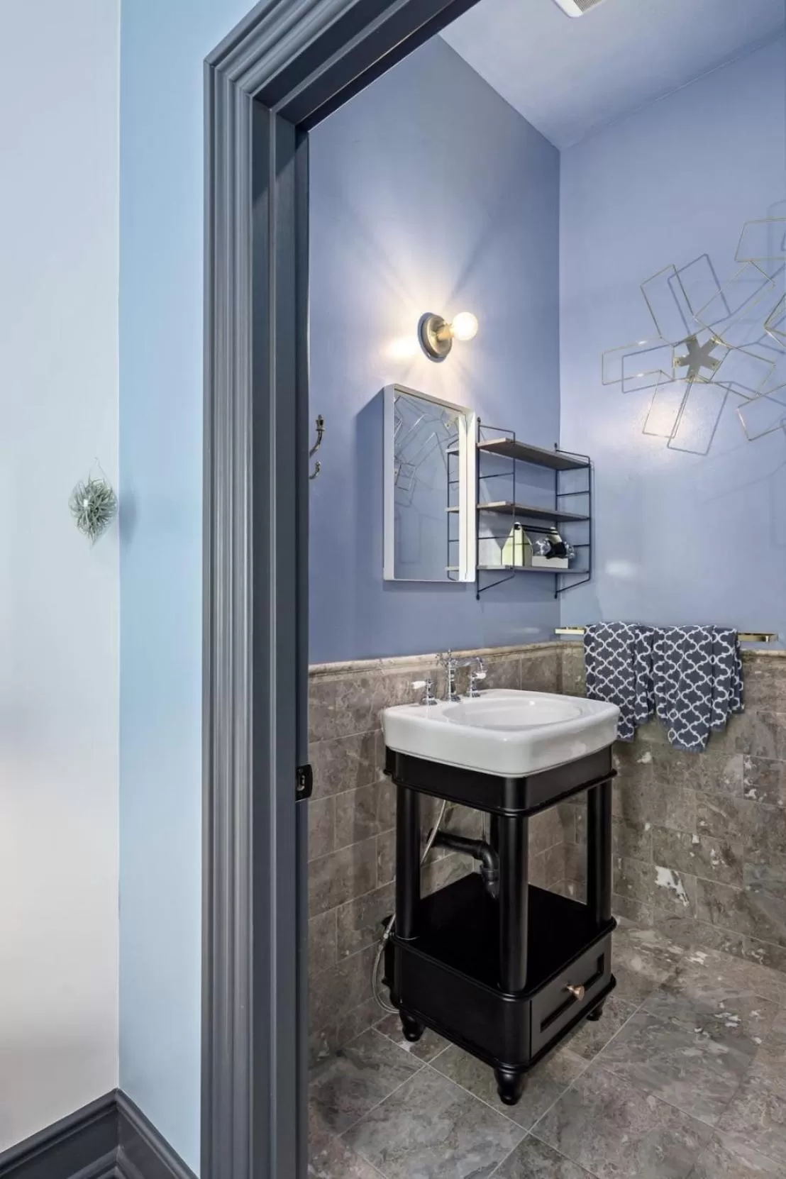 Shower in The Wesley Walla Walla