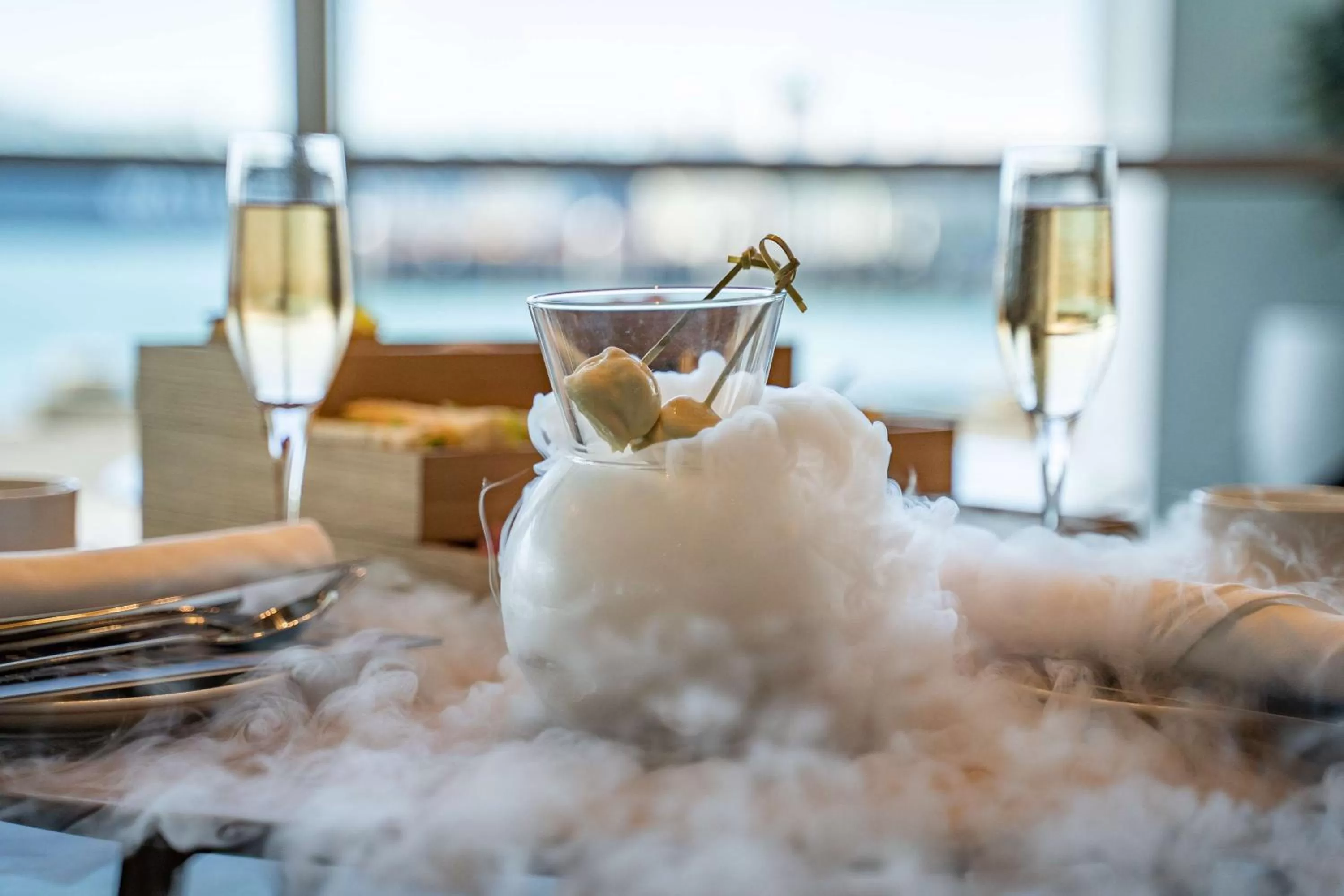 Lounge or bar in Hilton Auckland