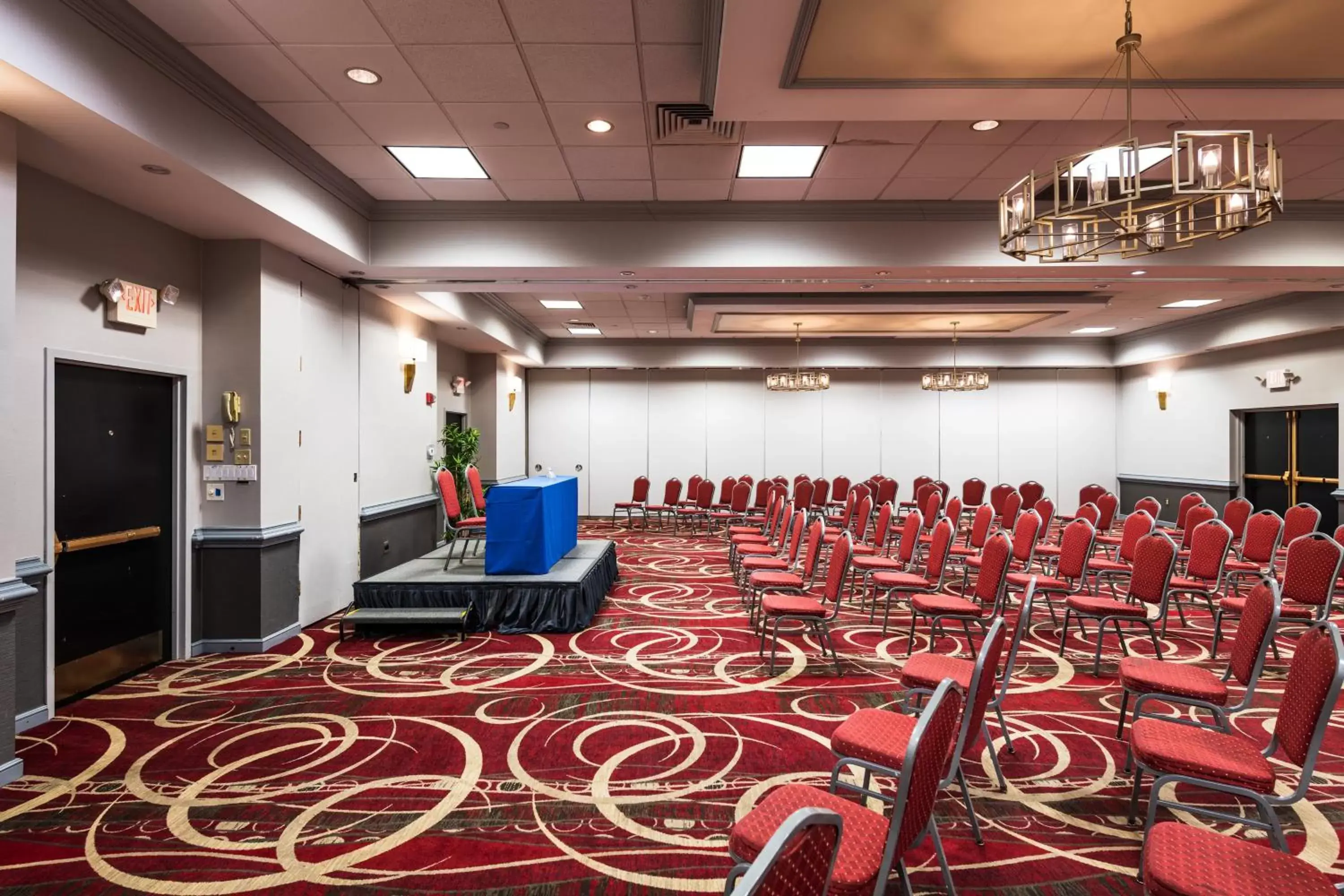Banquet/Function facilities in Crowne Plaza Newark Airport, an IHG Hotel