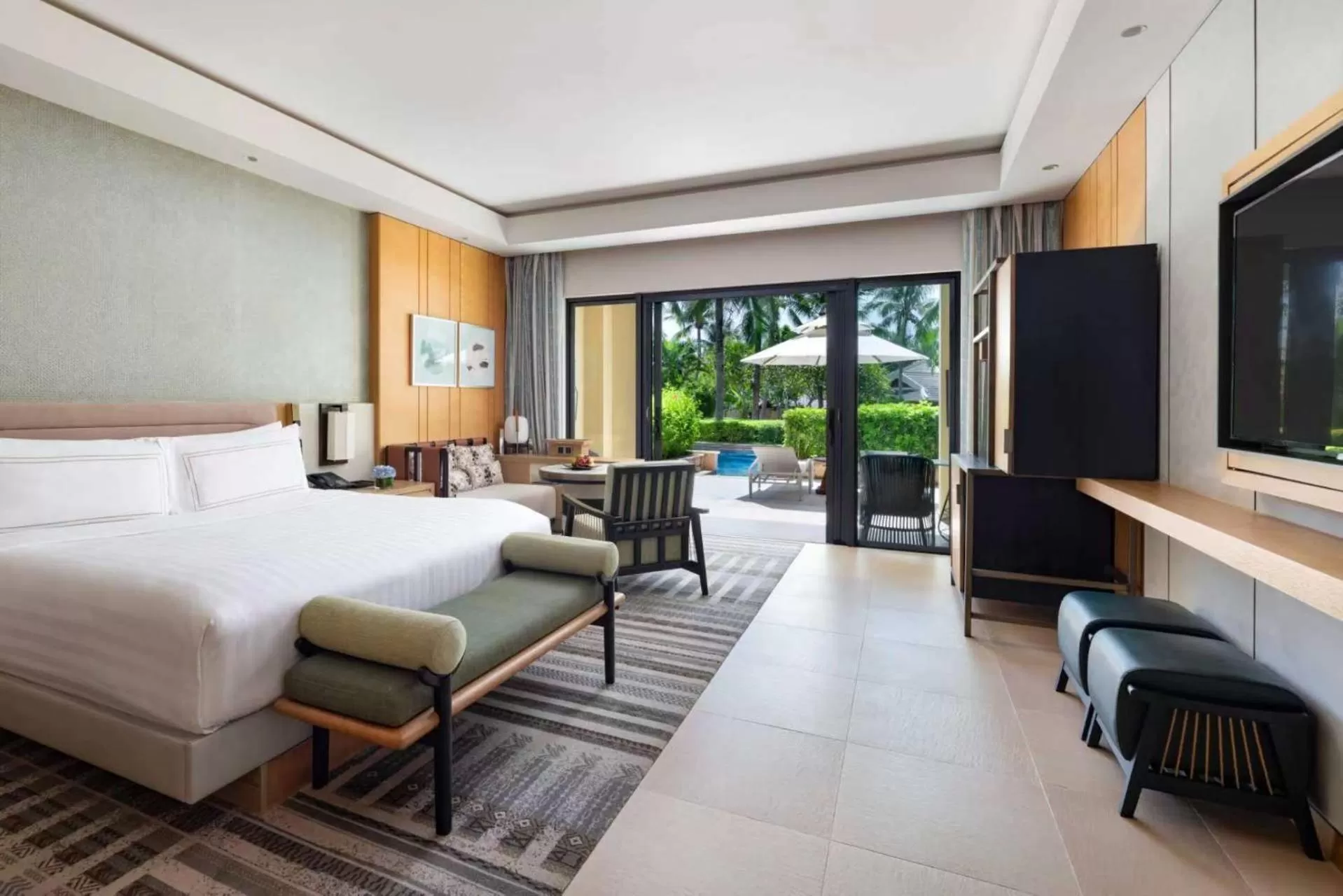 Bedroom, Bed in The Ritz-Carlton Sanya, Yalong Bay