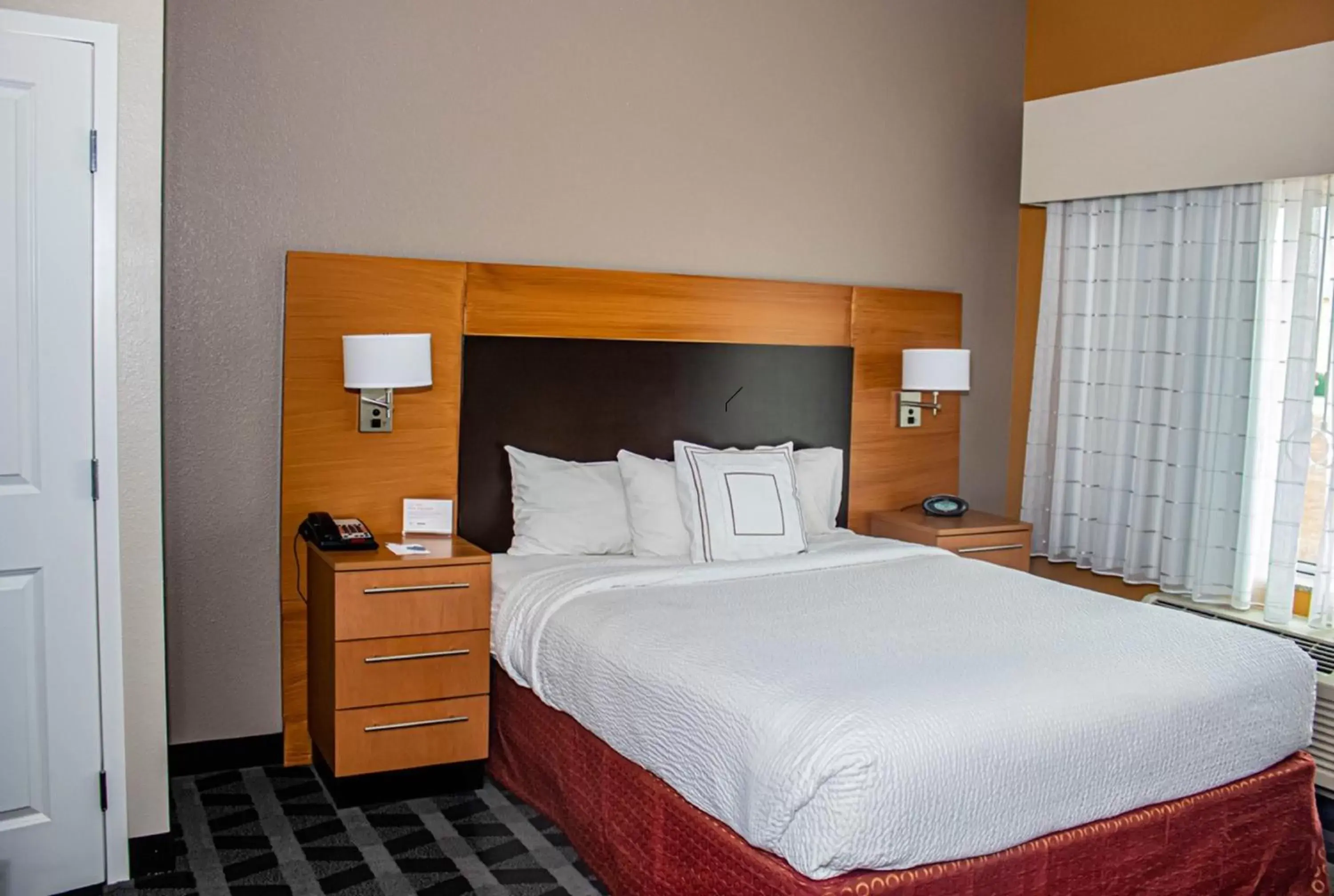 Guests, Bed in TownePlace Suites by Marriott Baton Rouge Gonzales
