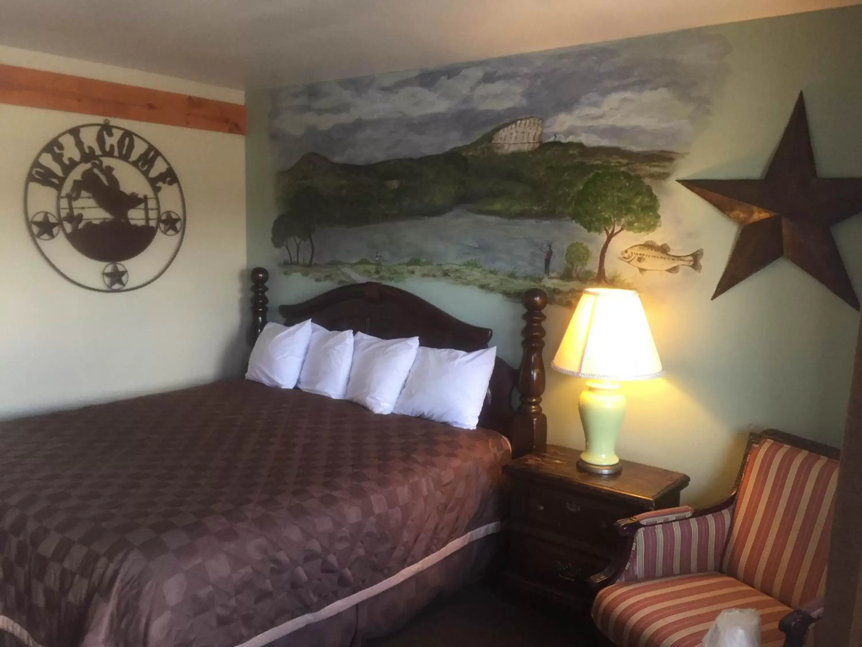 Bed, Room Photo in Americas Best Value Inn - Legend's Inn
