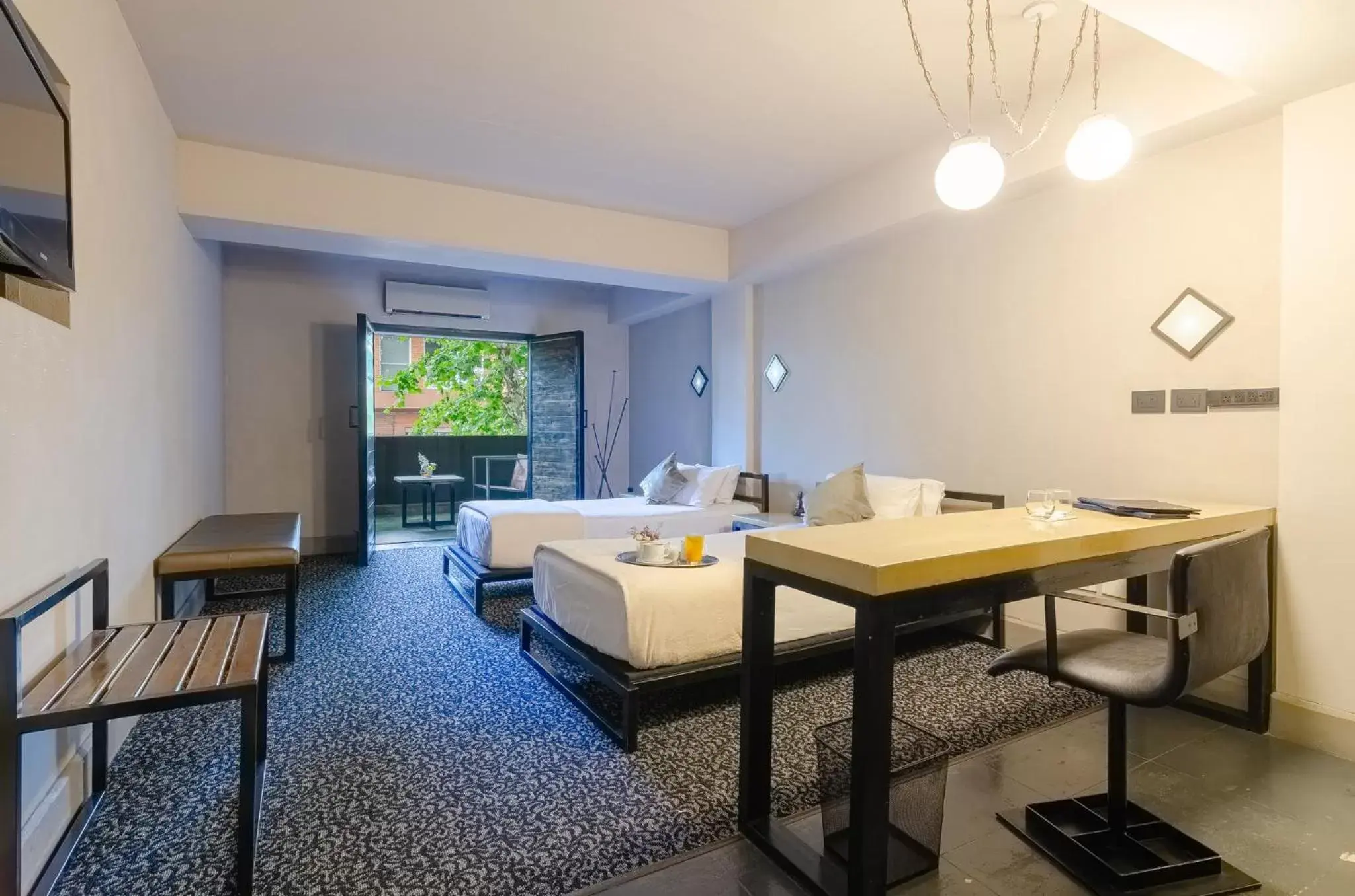 Superior Twin Room in Prodeo Hotel + Lounge