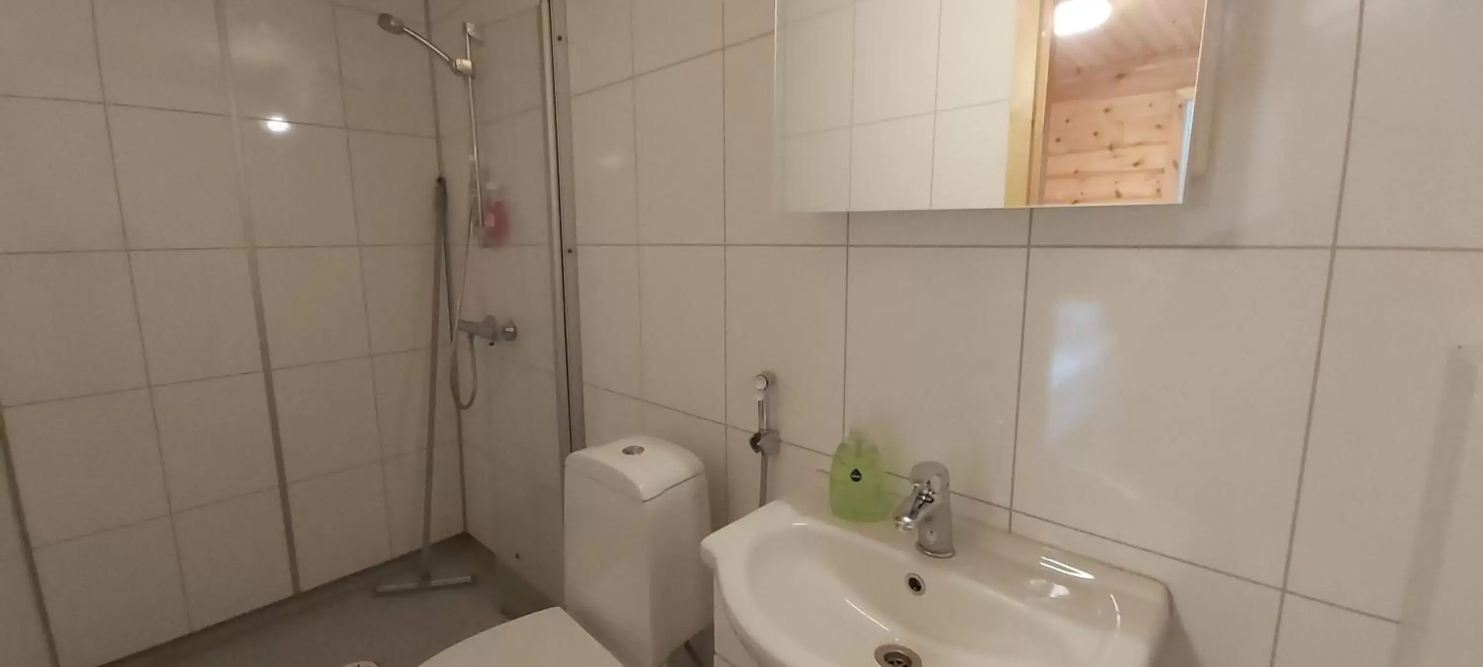 Single Room with Bathroom in Hillside Rooms Single Room with Bathroom in Hillside Rooms