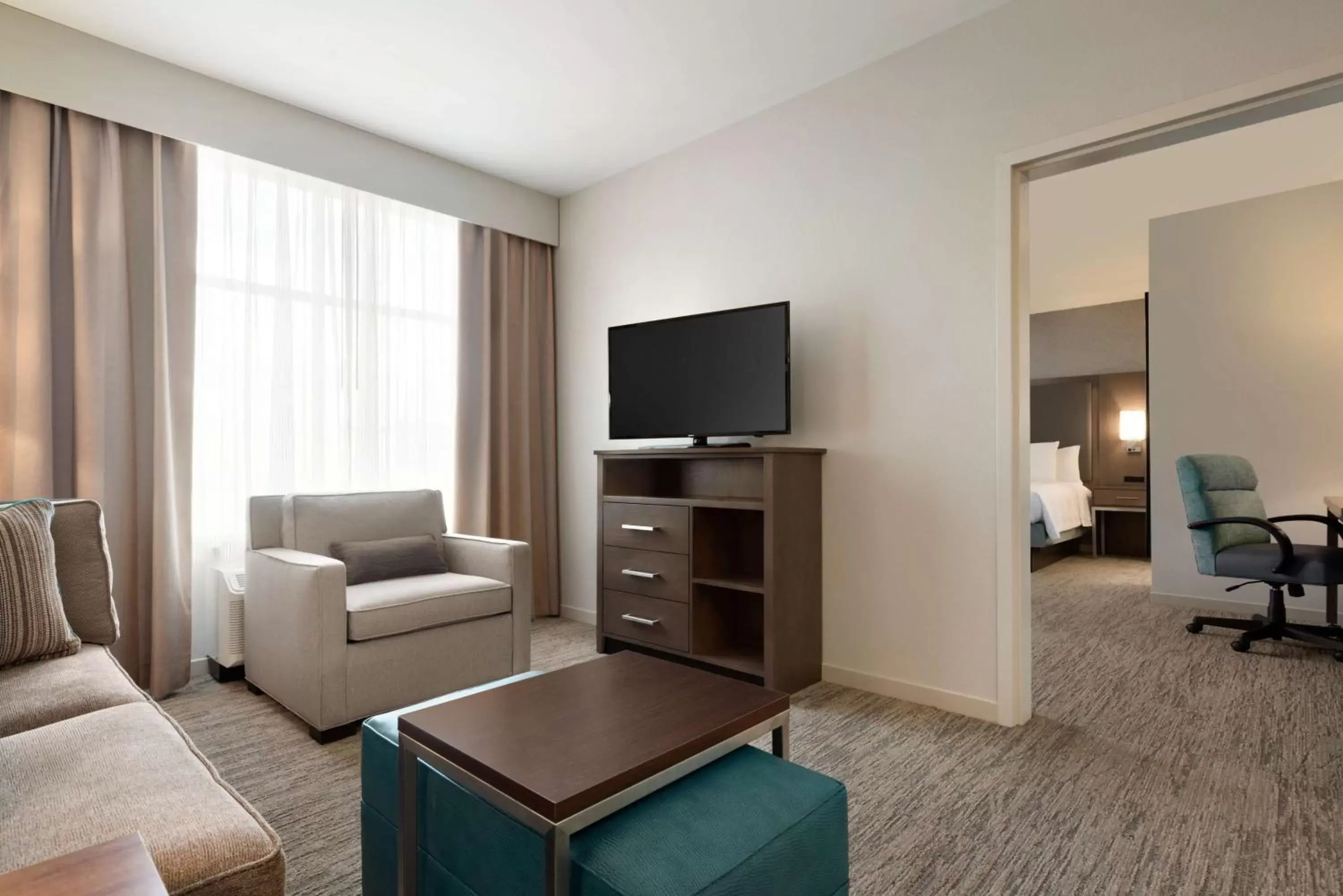 Bedroom, TV/Entertainment Center in Homewood Suites By Hilton Southaven