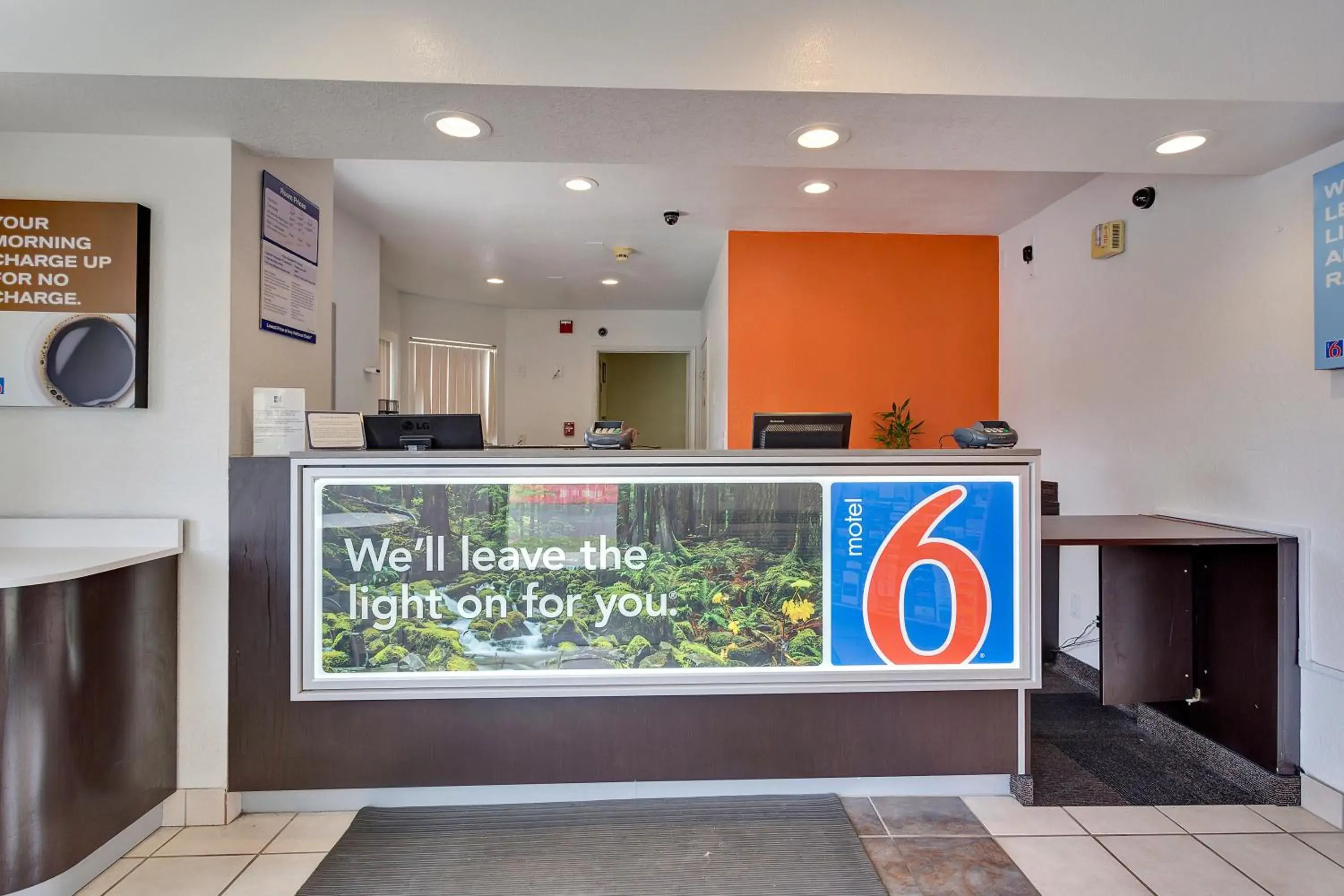 Lobby or reception, Lobby/Reception in Motel 6-Rohnert Park, CA