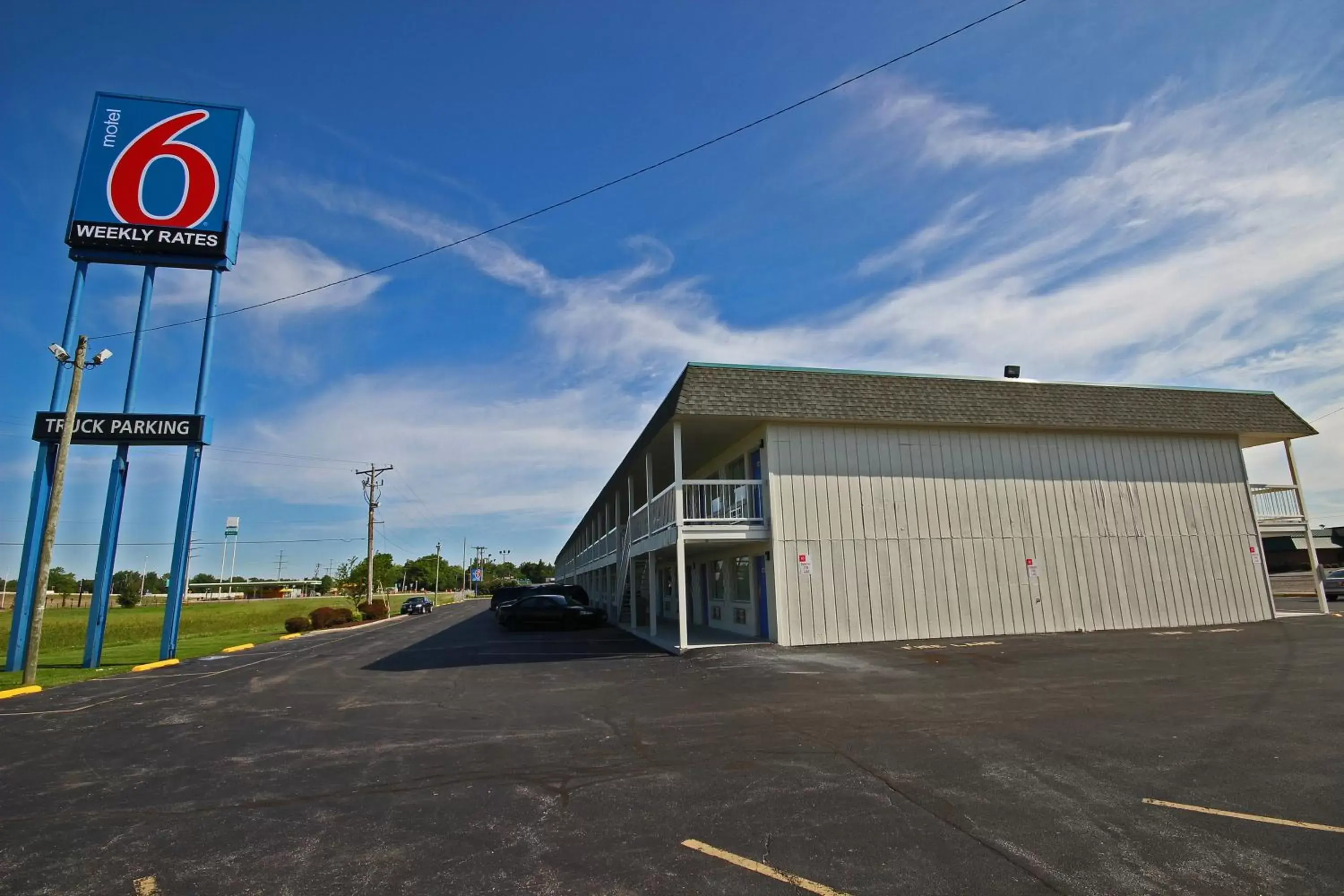 Facade/entrance, Property Building in Motel 6-Lima, OH