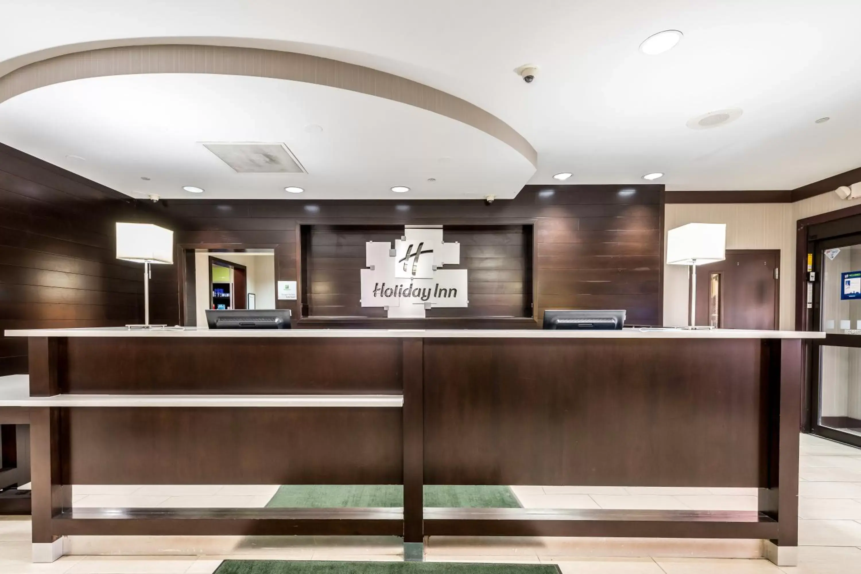 Property building, Lobby/Reception in Holiday Inn - Indianapolis Downtown, an IHG Hotel