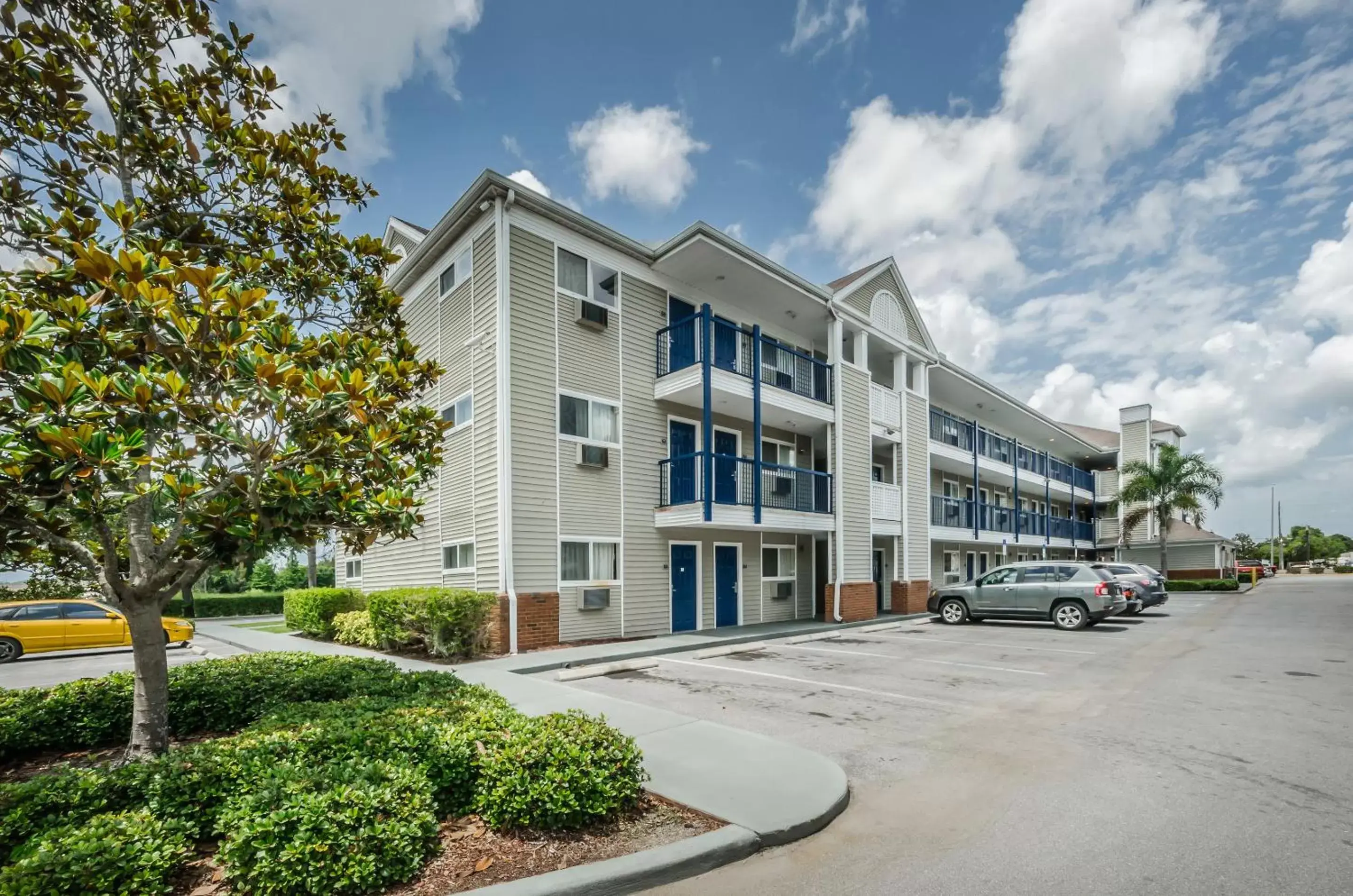 Balcony/Terrace, Property Building in Tampa Bay Extended Stay Hotel