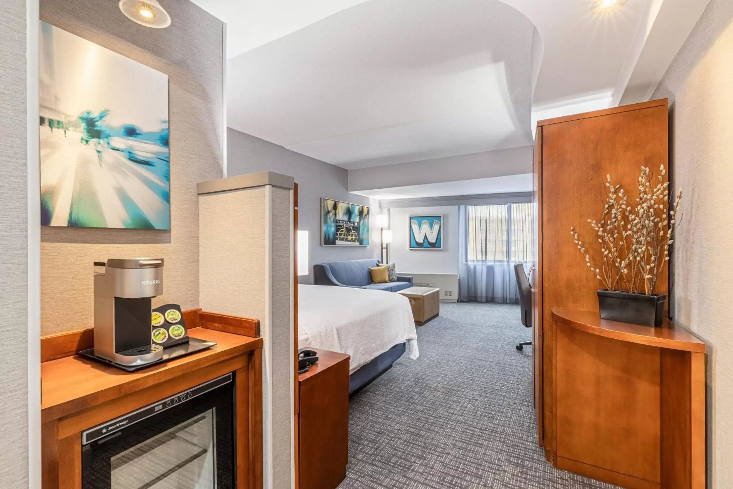 King Room with Sofa Bed - Hearing Accessible in Courtyard by Marriott Boston Waltham King Room with Sofa Bed - Hearing Accessible in Courtyard by Marriott Boston Waltham