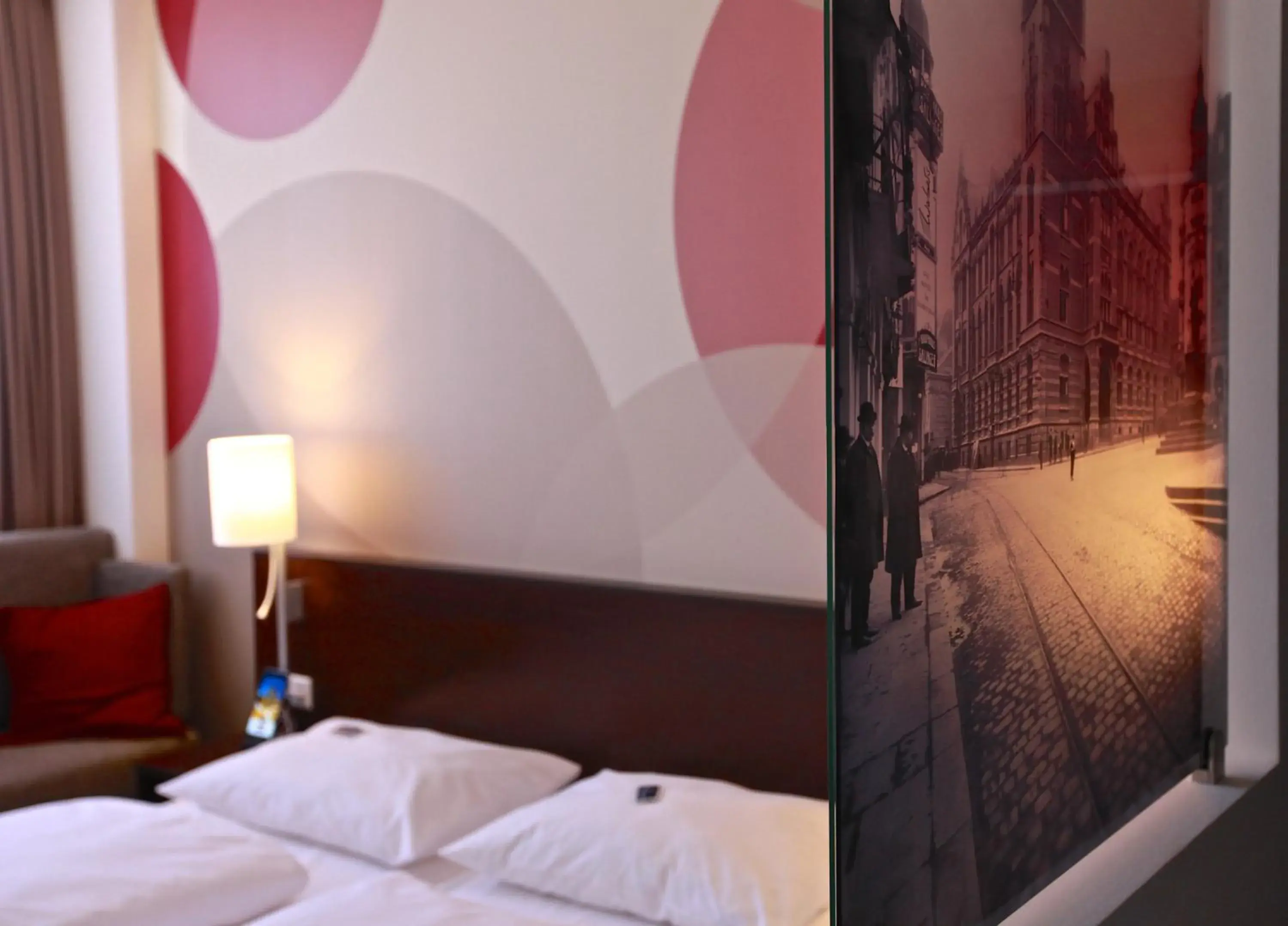 Photo of the whole room, Bed in Webers - Das Hotel im Ruhrturm