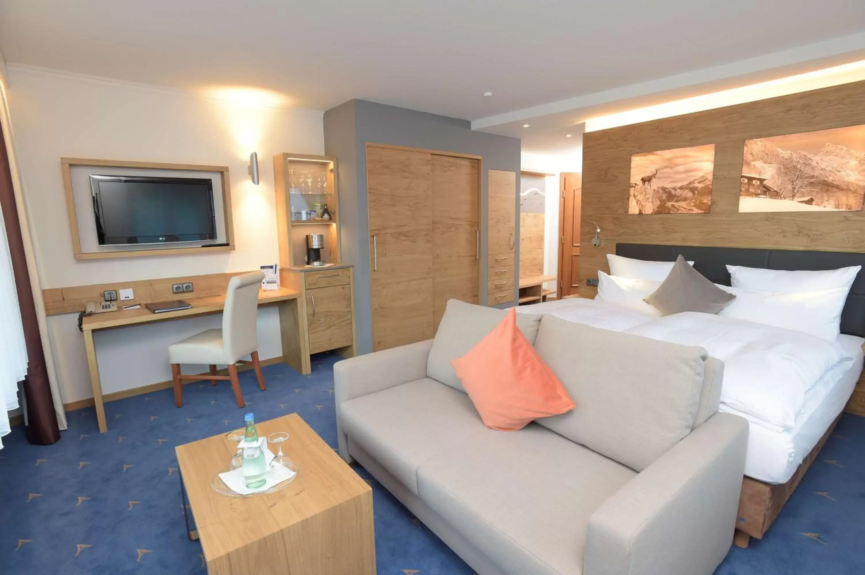 Bedroom, Seating Area in Best Western Plus Hotel Alpenhof