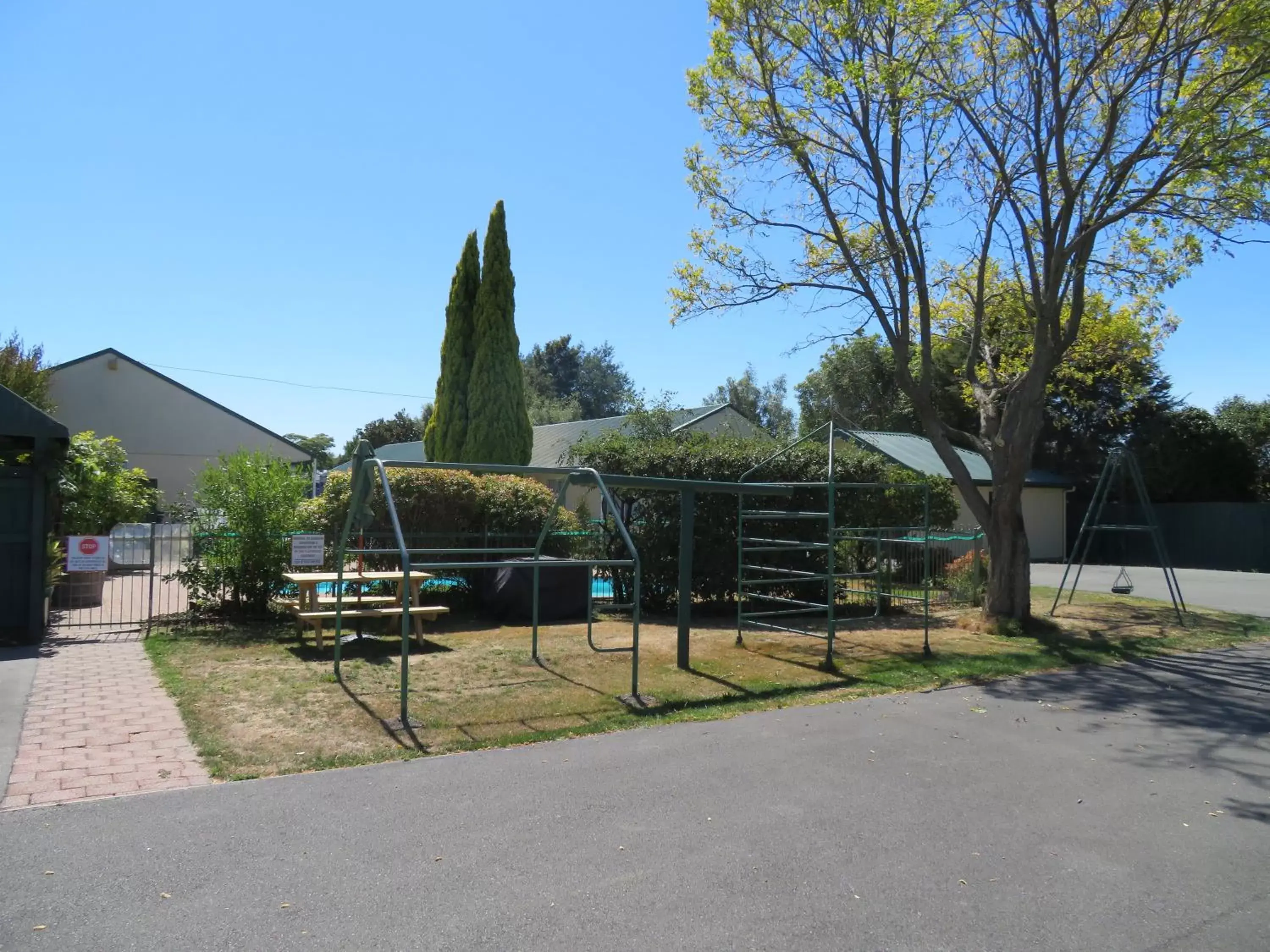 Patio in Commodore Court Motel