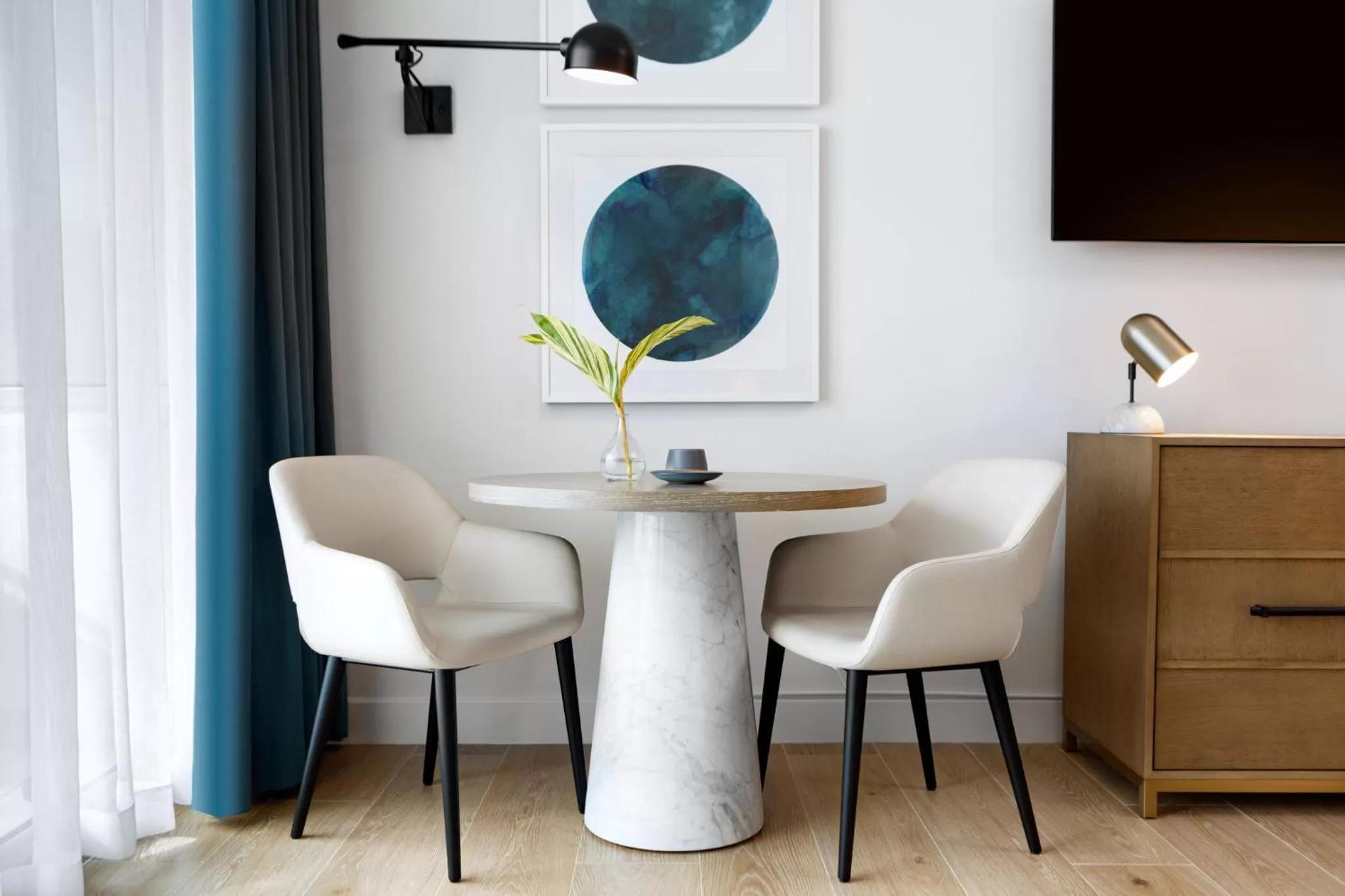 Photo of the whole room in Kimpton EPIC Hotel by IHG