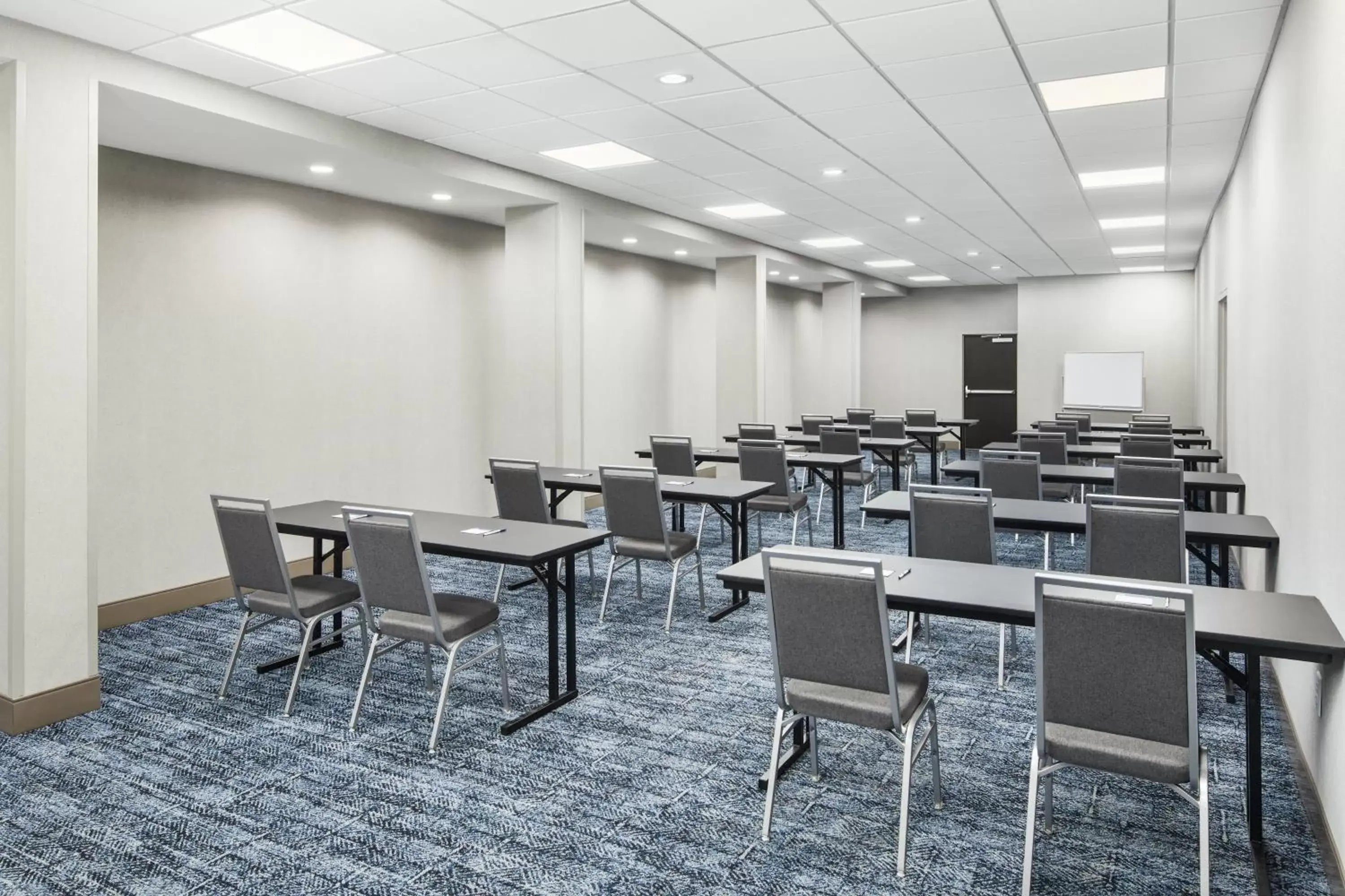 Meeting/conference room in Holiday Inn Express Richmond - Midtown, an IHG Hotel