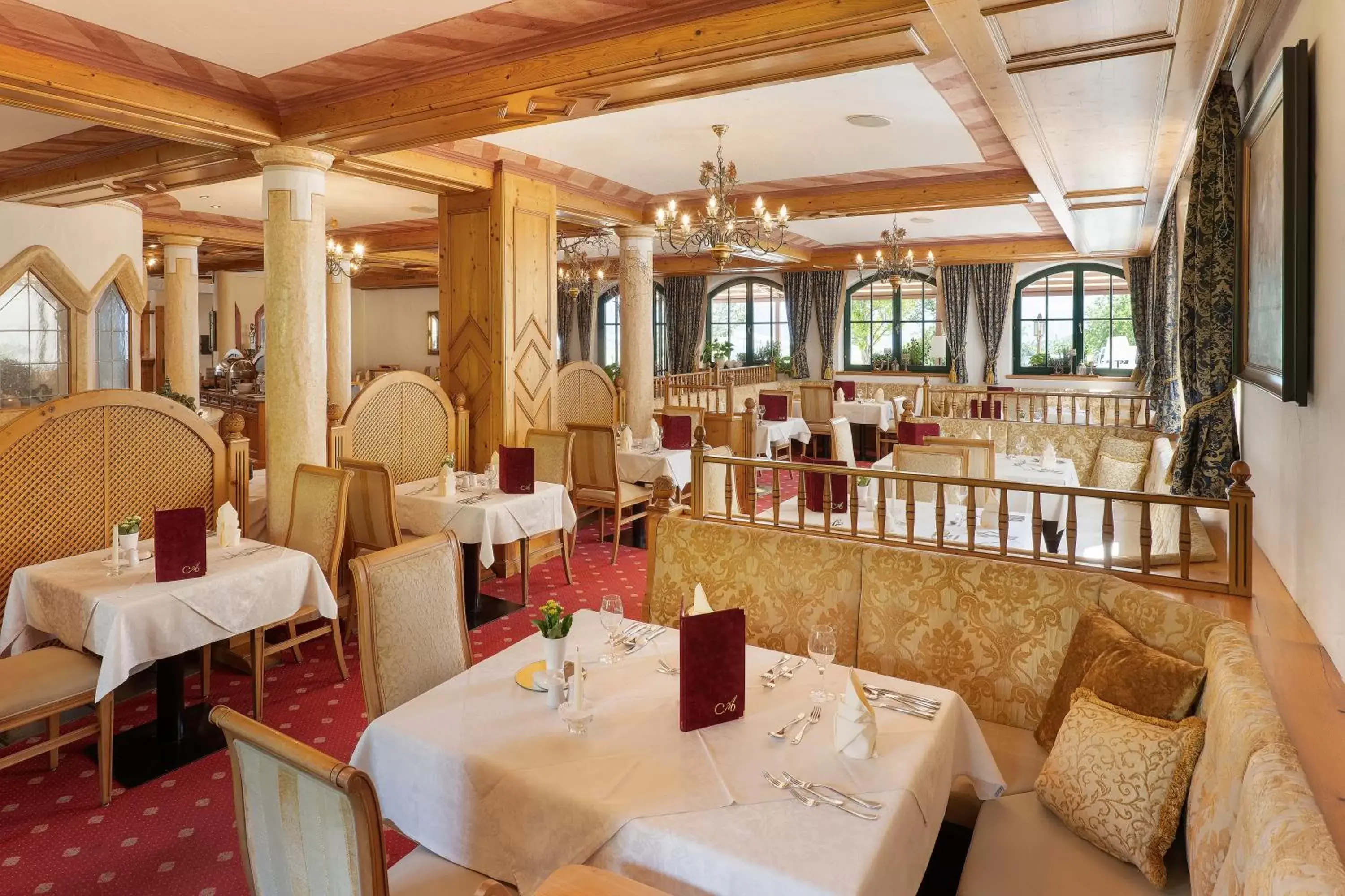 Restaurant/Places to Eat in Hotel AlpenSchlössl