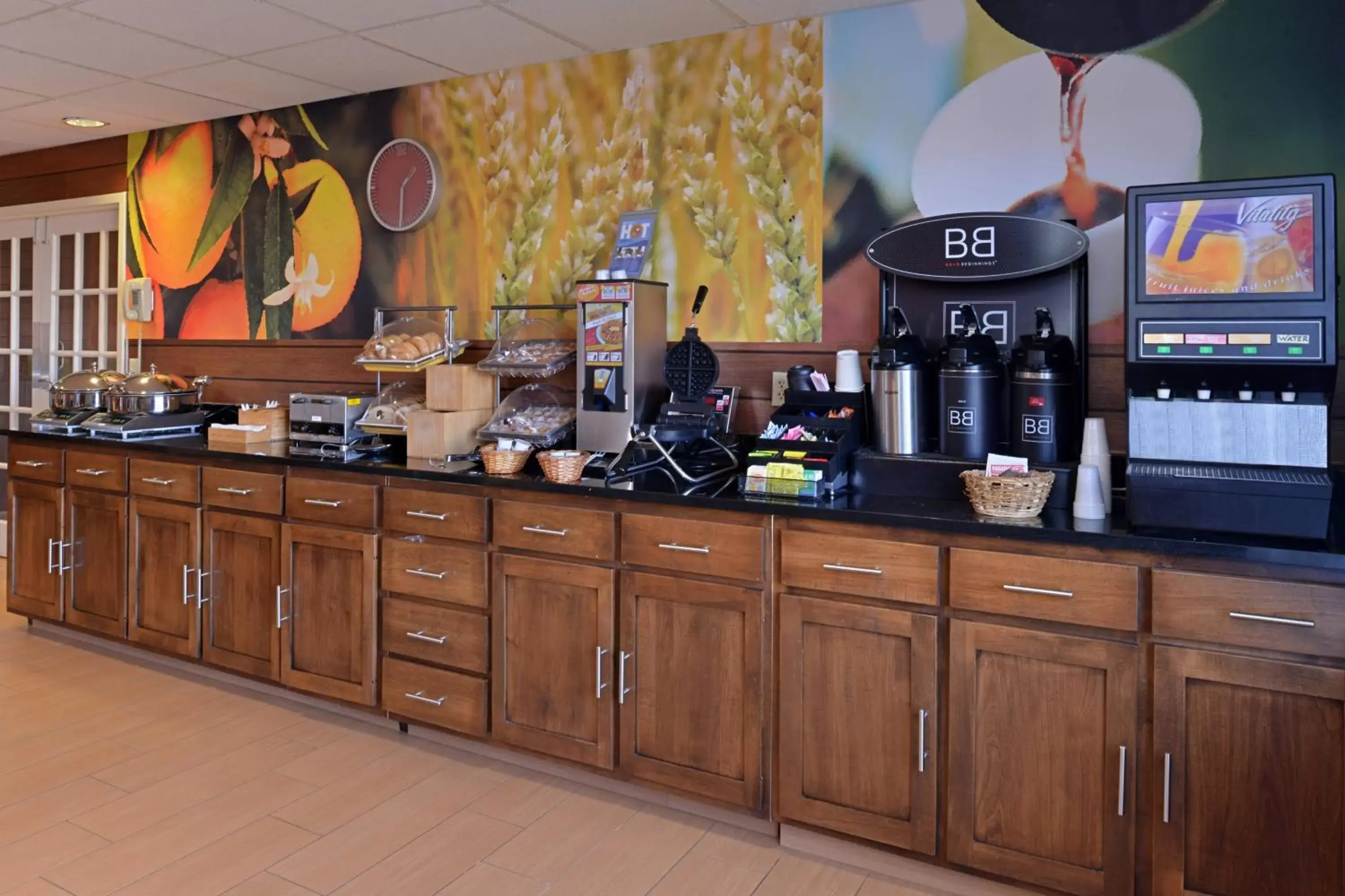 Breakfast in Fairfield Inn and Suites by Marriott Dayton Troy