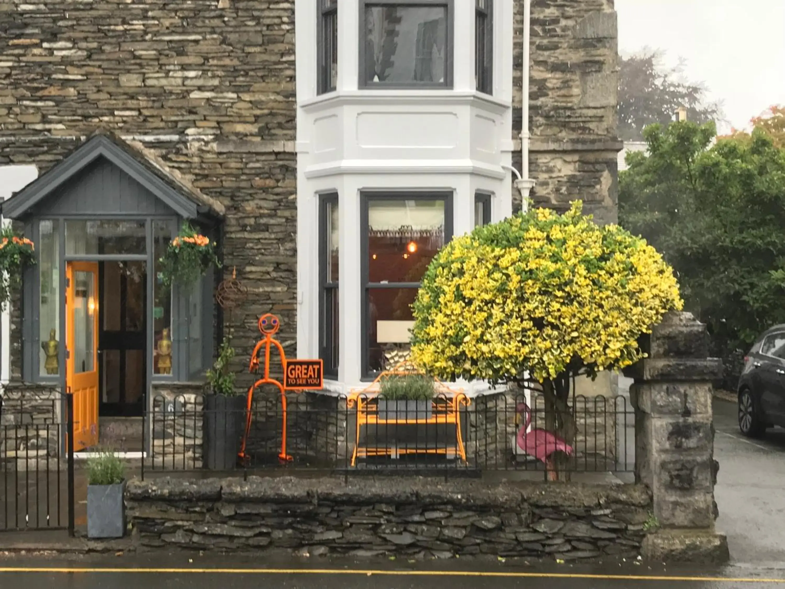 Facade/entrance in Holly Lodge Guest House with FREE off site health club Facade/entrance in Holly Lodge Guest House with FREE off site health club