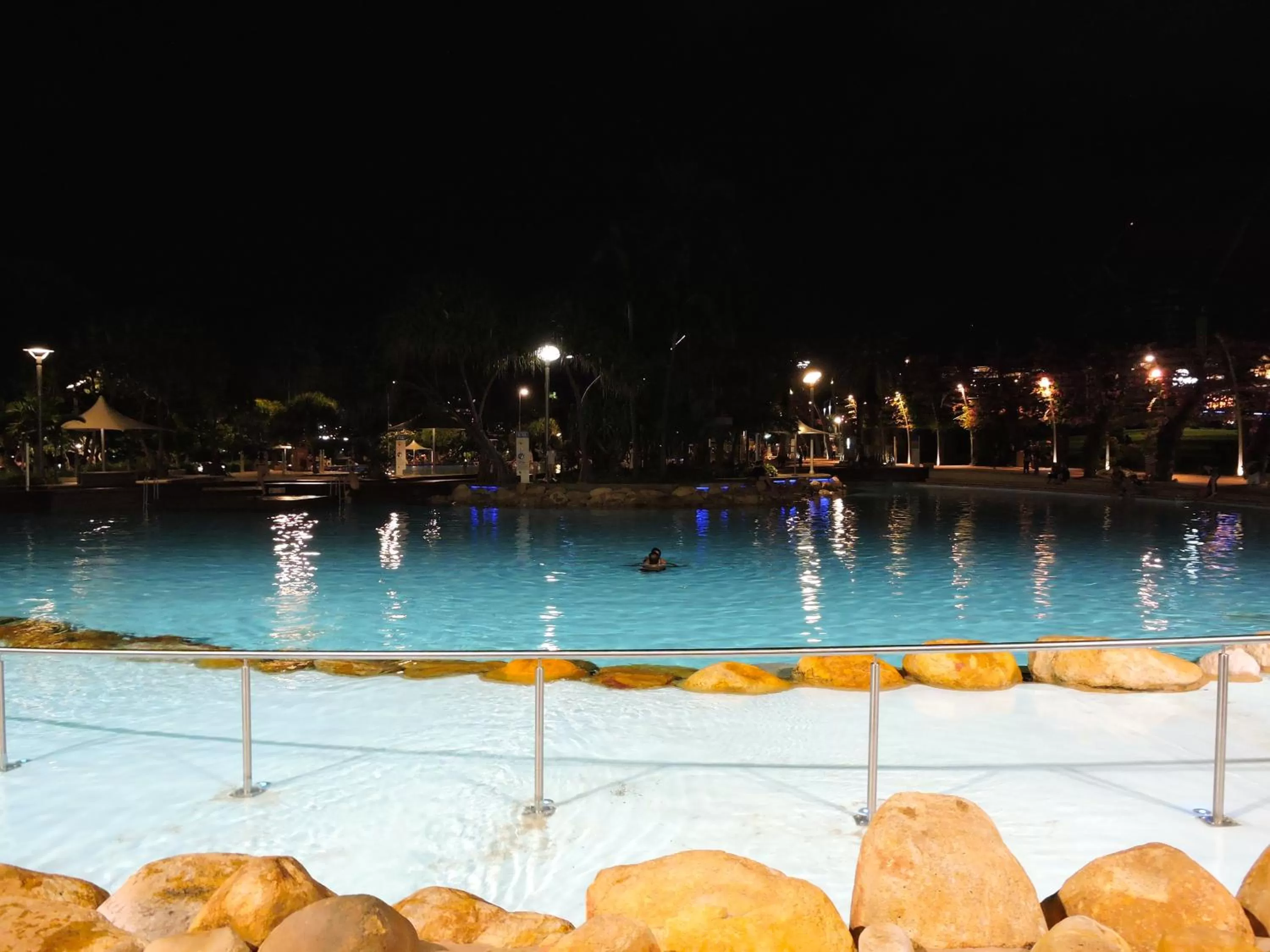 Beach in Best Western Airport 85 Motel