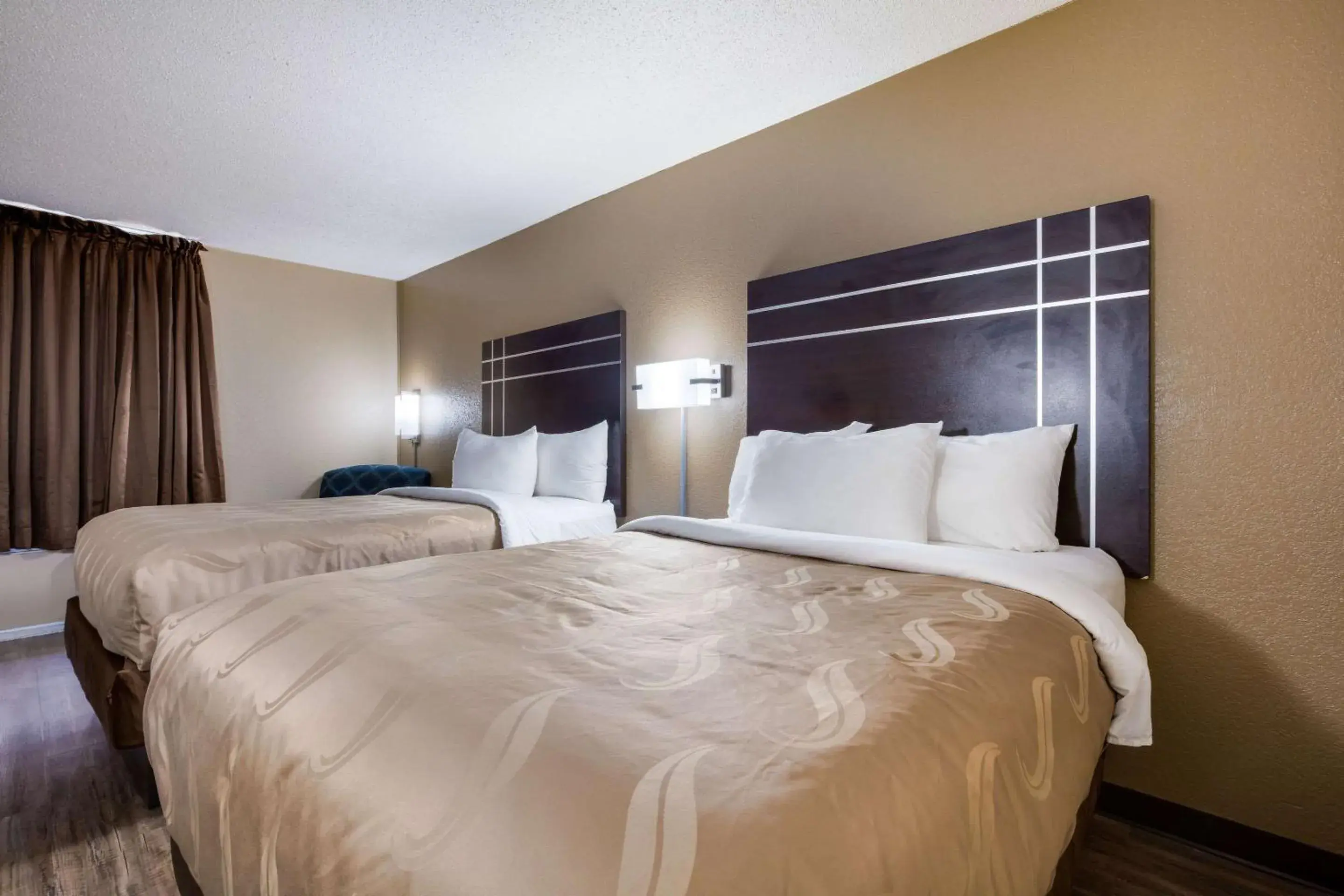 Double Room with Two Double Beds - Smoking in Quality Inn Double Room with Two Double Beds - Smoking in Quality Inn