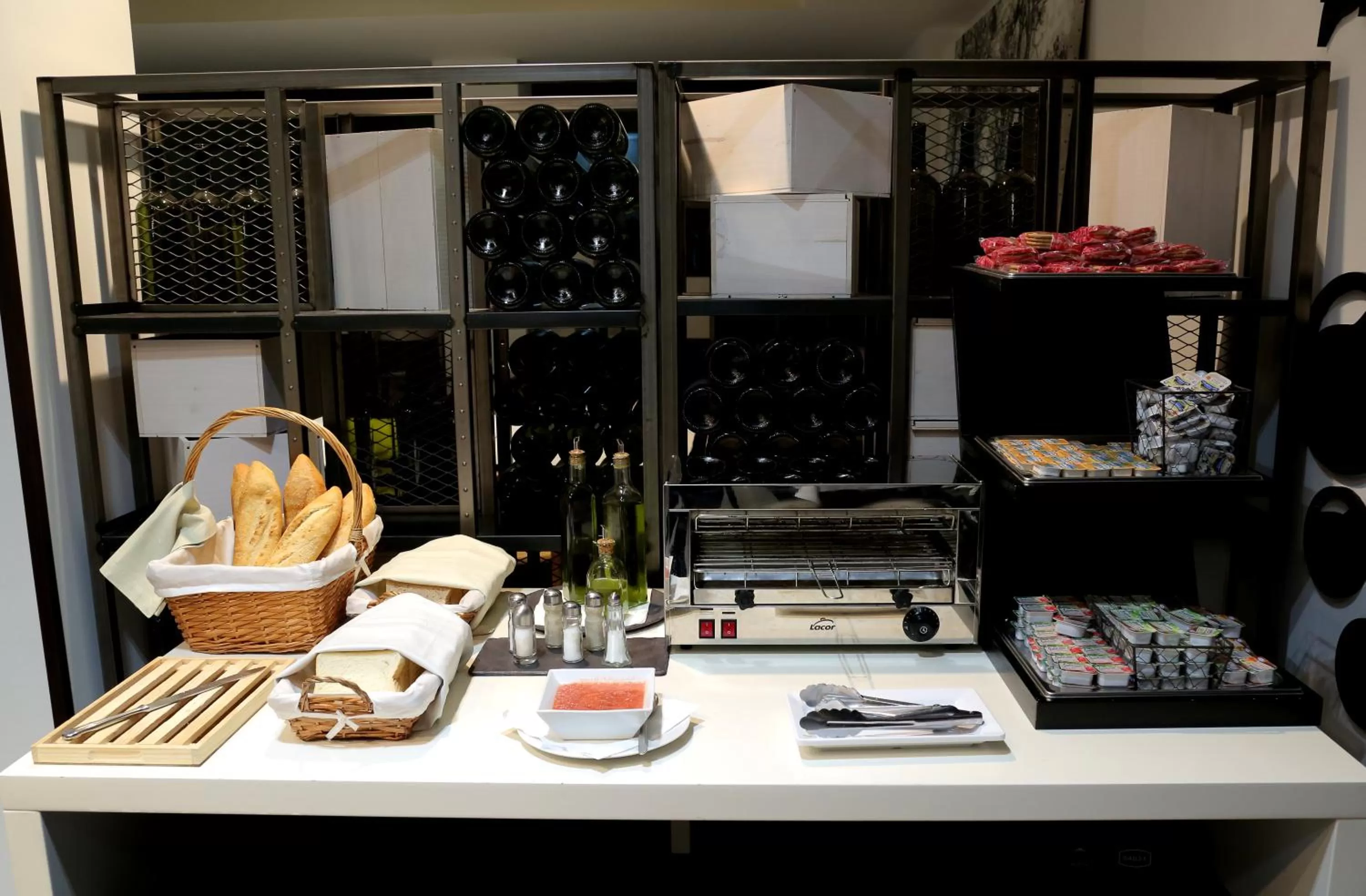 Buffet breakfast in Hotel Oriente