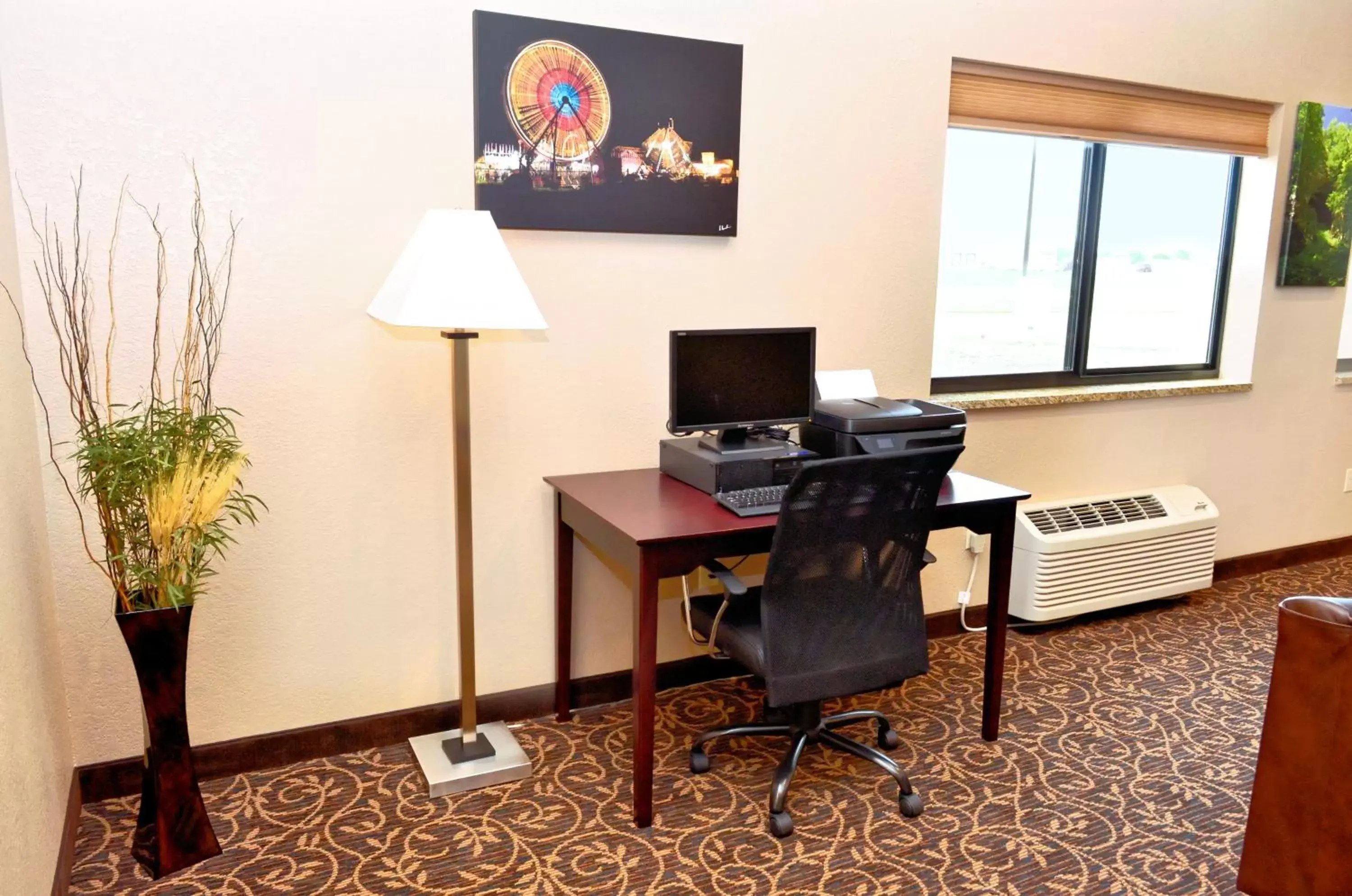 Business facilities, TV/Entertainment Center in Cobblestone Inn & Suites - Monticello