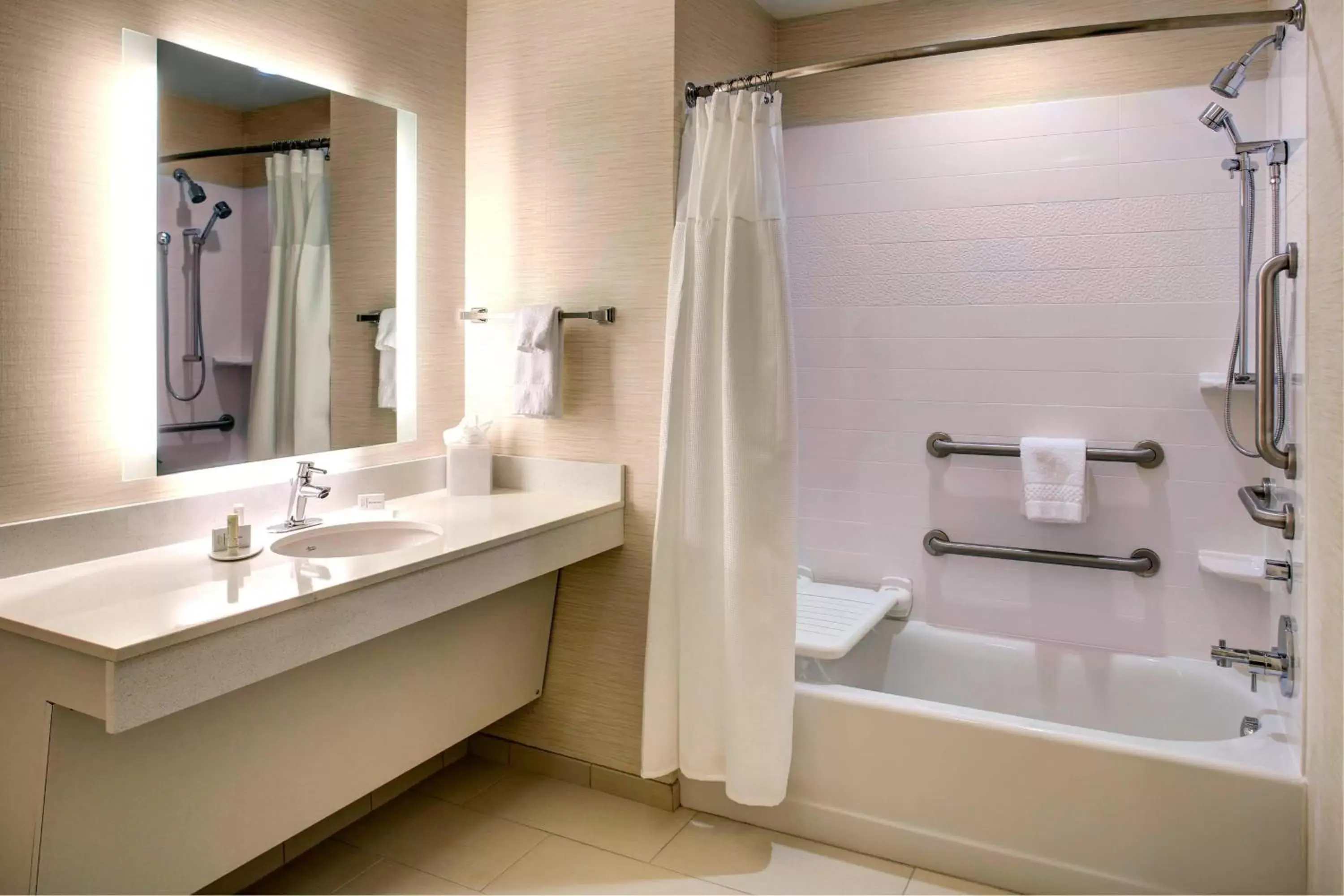 Bathroom in Fairfield Inn & Suites by Marriott Atlanta Stockbridge