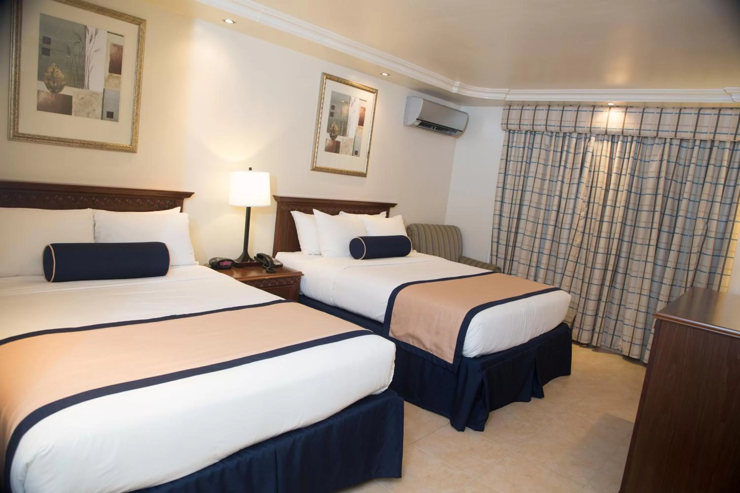 Bed in Best Western El Dorado Panama Hotel