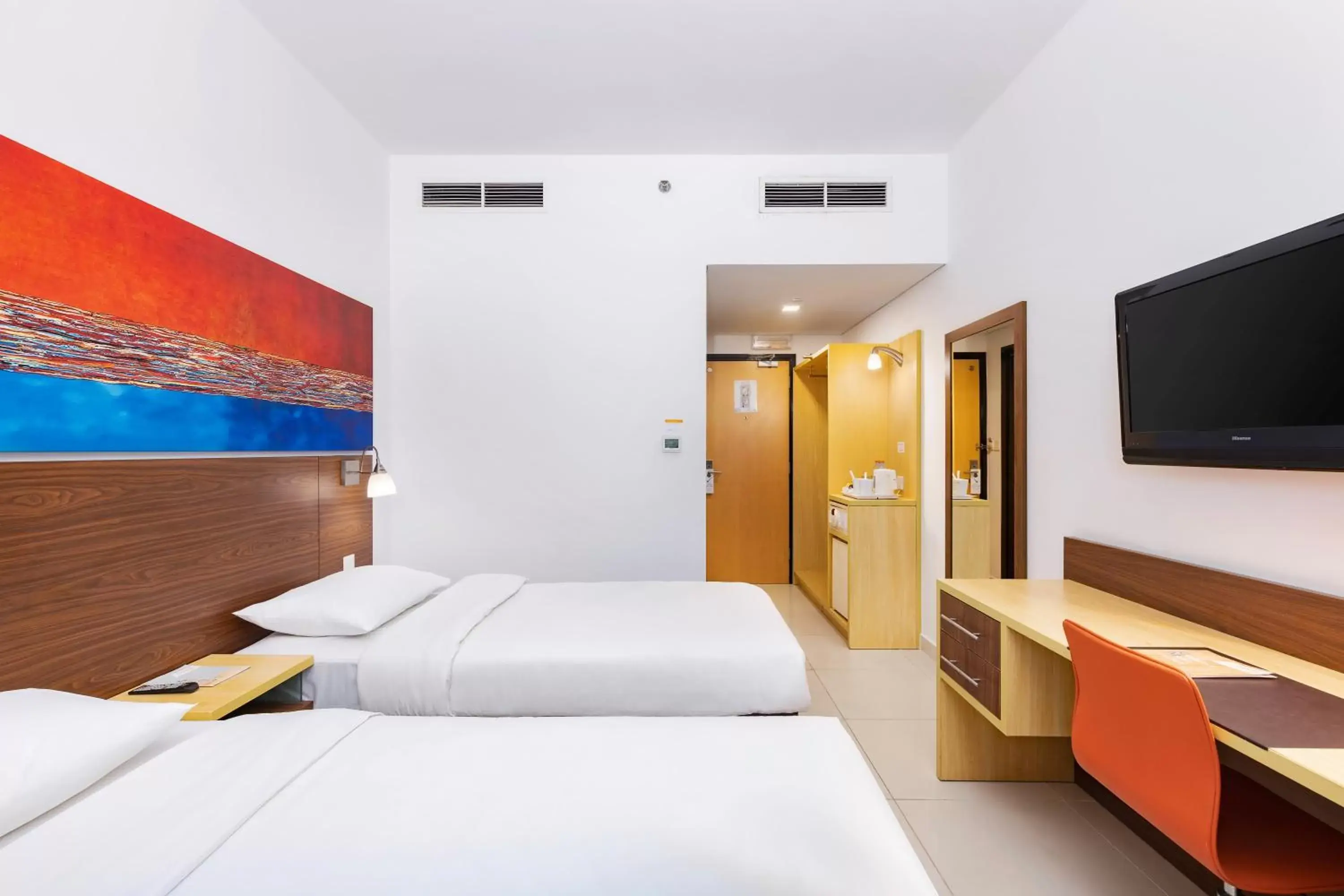 Twin Room - - includes 20% off Food & Beverage (excluding in-room dining) in Citymax Hotel Bur Dubai Twin Room - - includes 20% off Food & Beverage (excluding in-room dining) in Citymax Hotel Bur Dubai