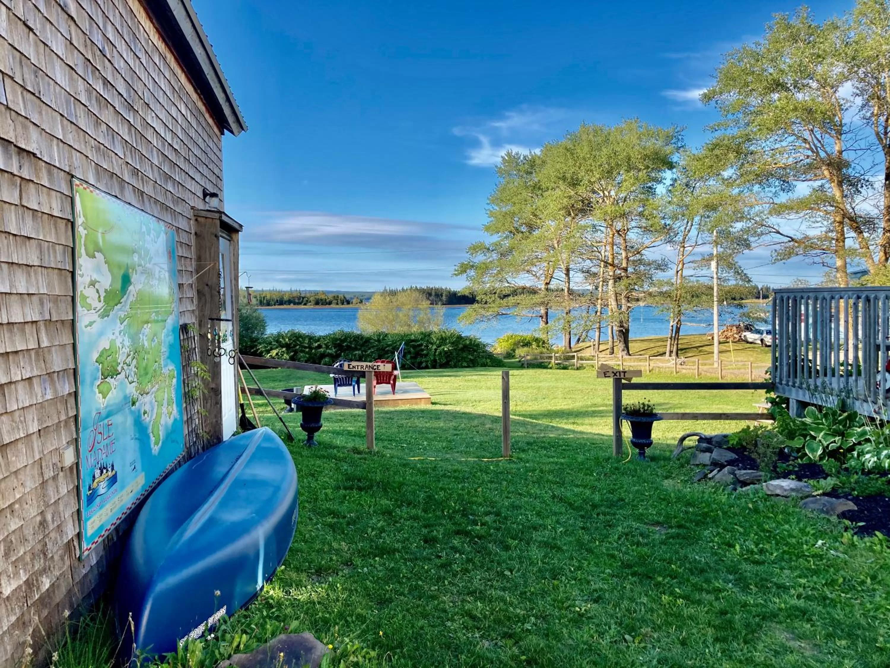 Garden in Groundswell Pub & Inn