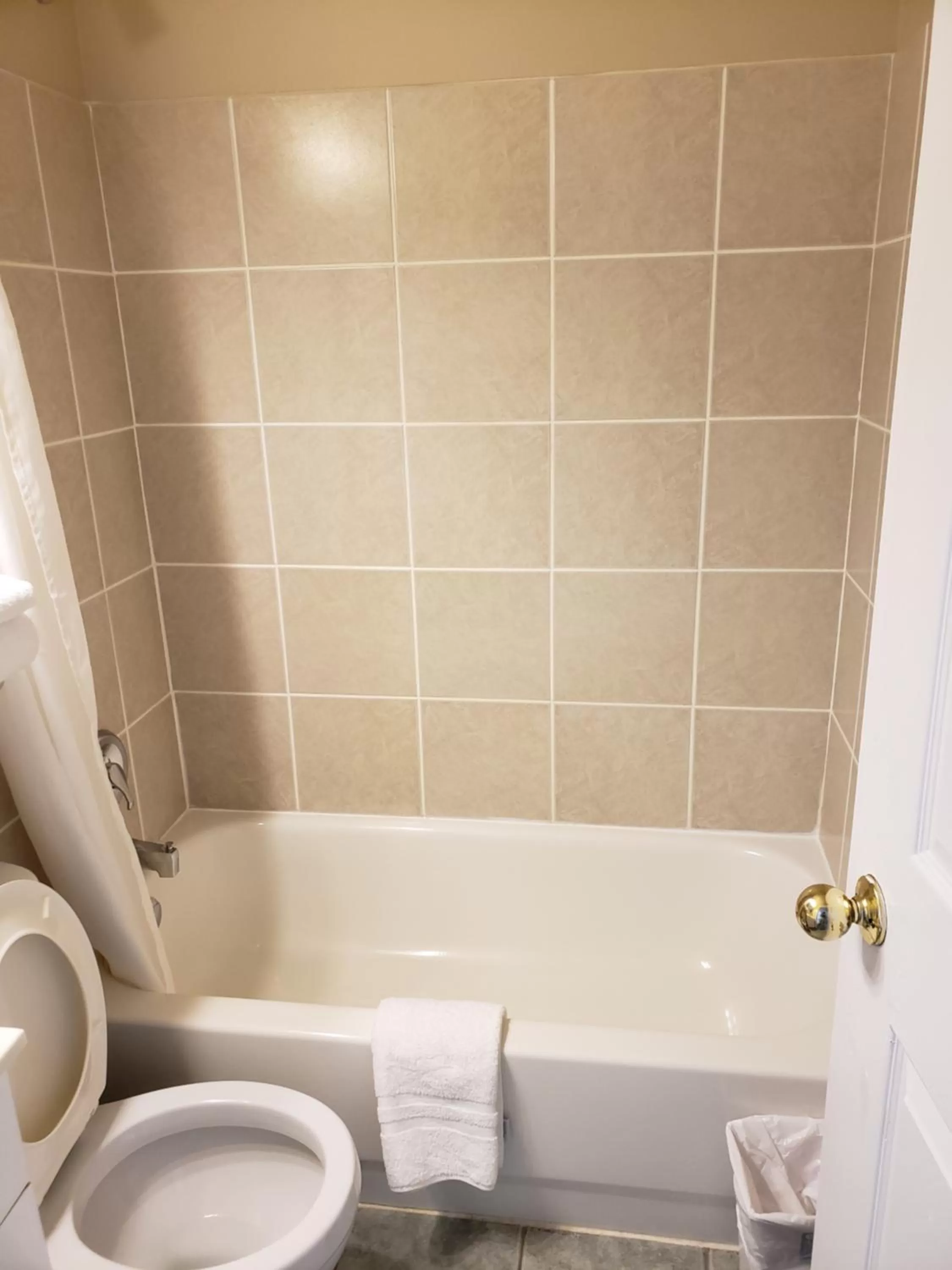 Bathroom in Shemron Suites Hotel