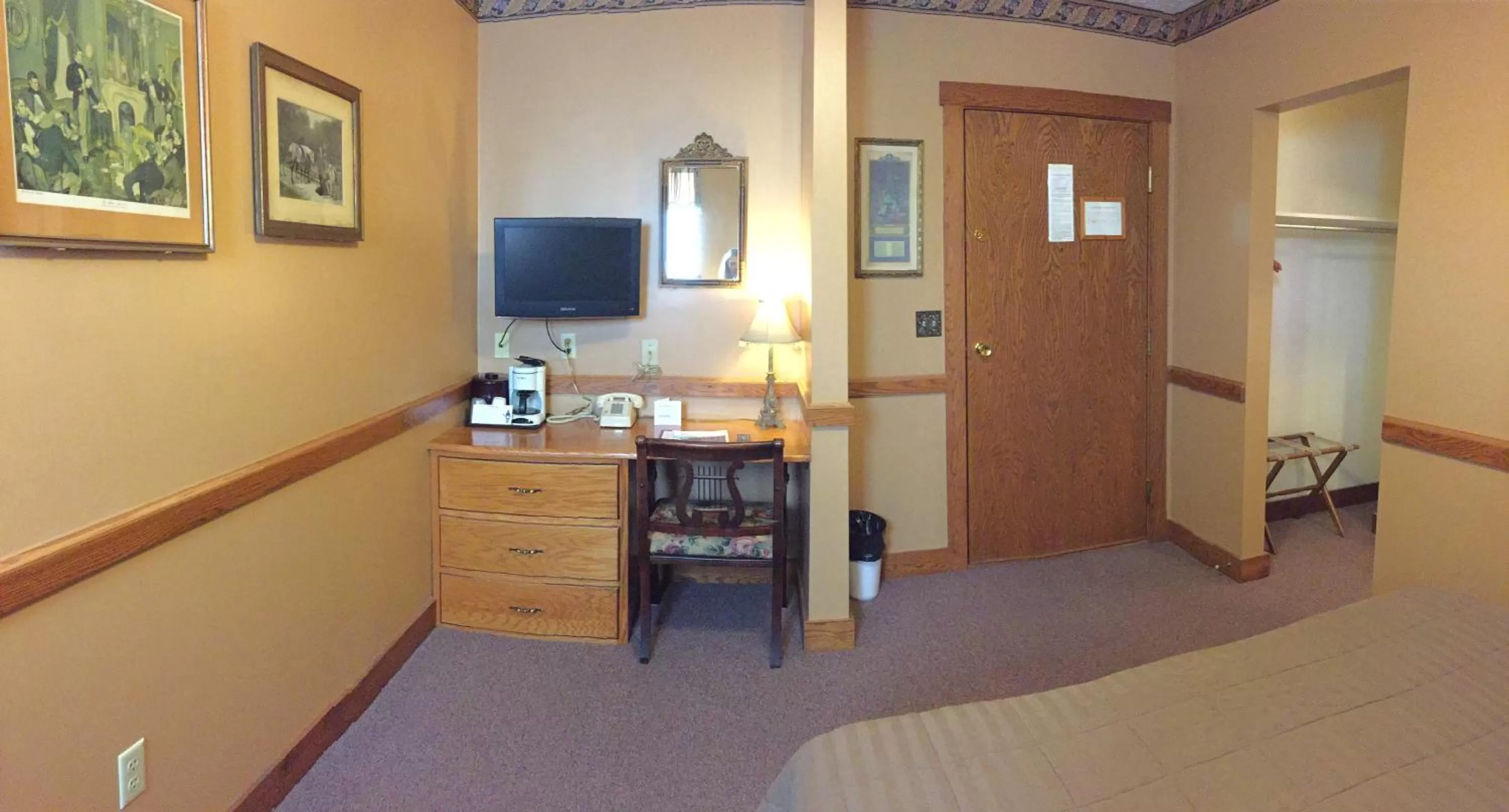 Decorative detail in Hotel Millersburg