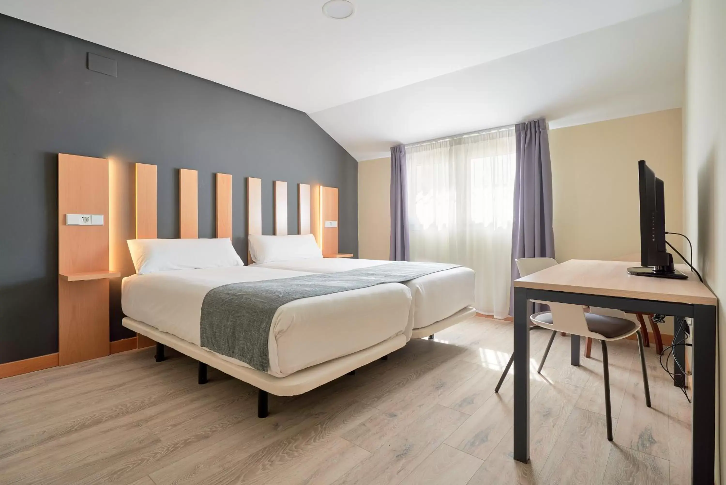 Bed in Smart Hotel La Sagra