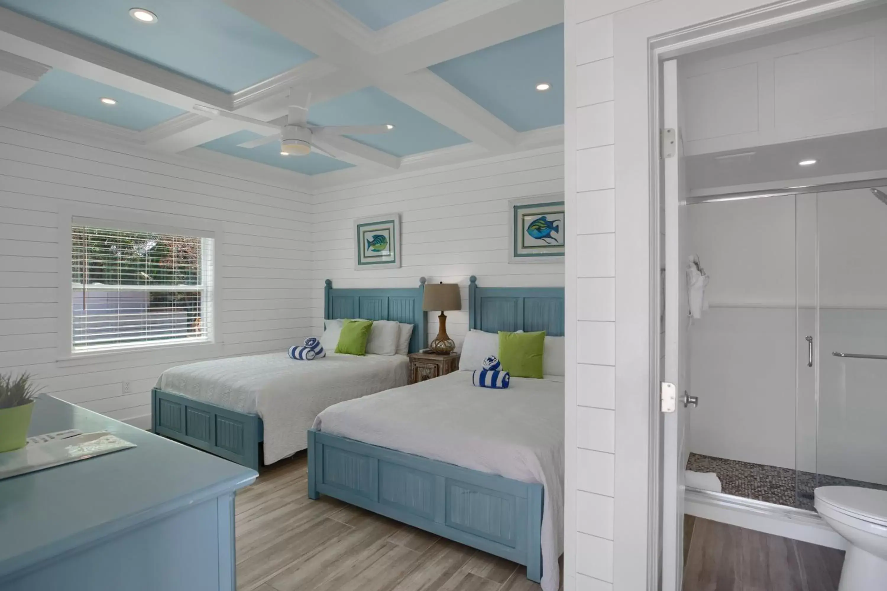 Bathroom, Bed in Seascape Resort & Marina