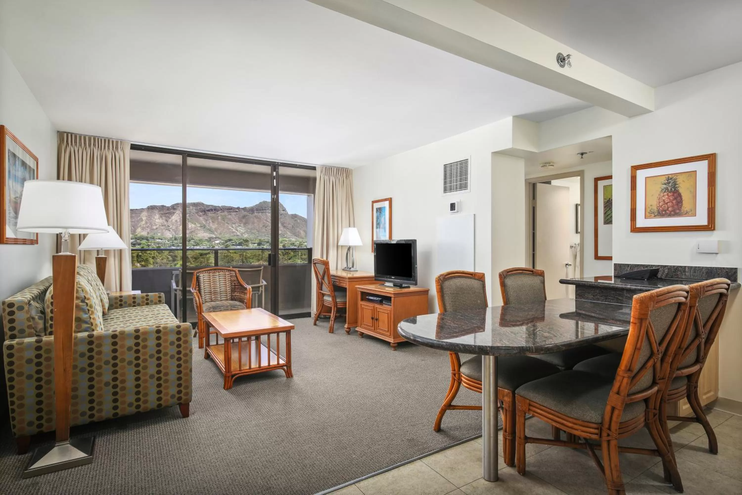 TV and multimedia in Aston Waikiki Sunset