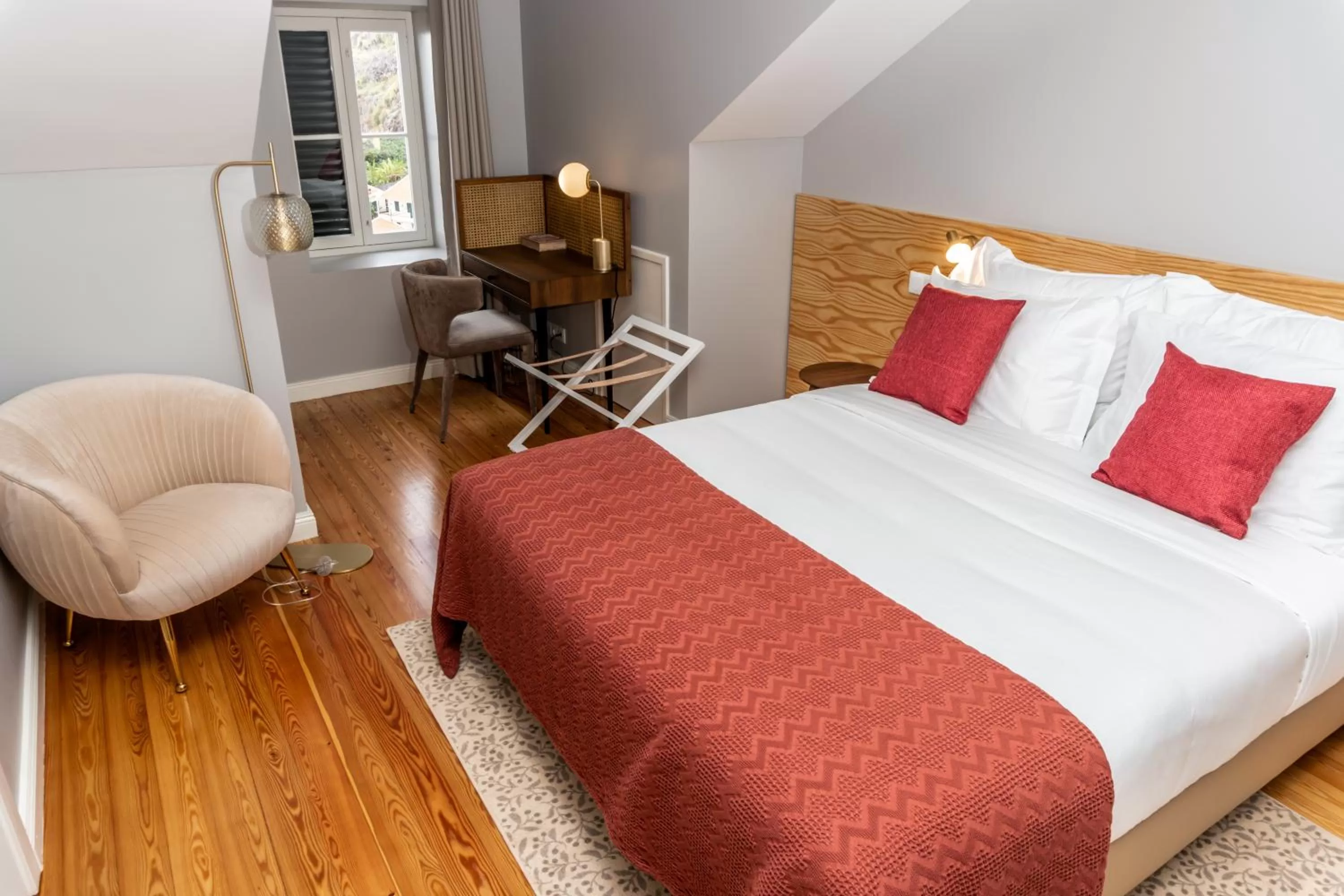 Bed in 1905 Zino's Palace