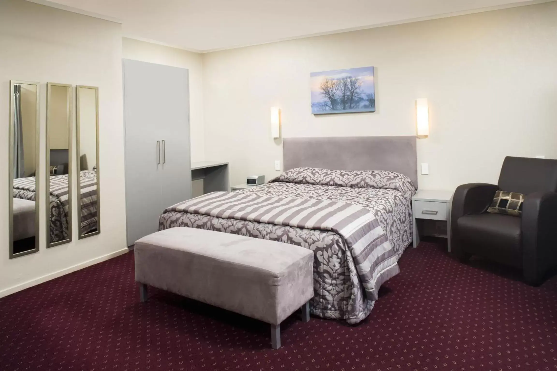 Bedroom, Bed in Manukau Motor Lodge