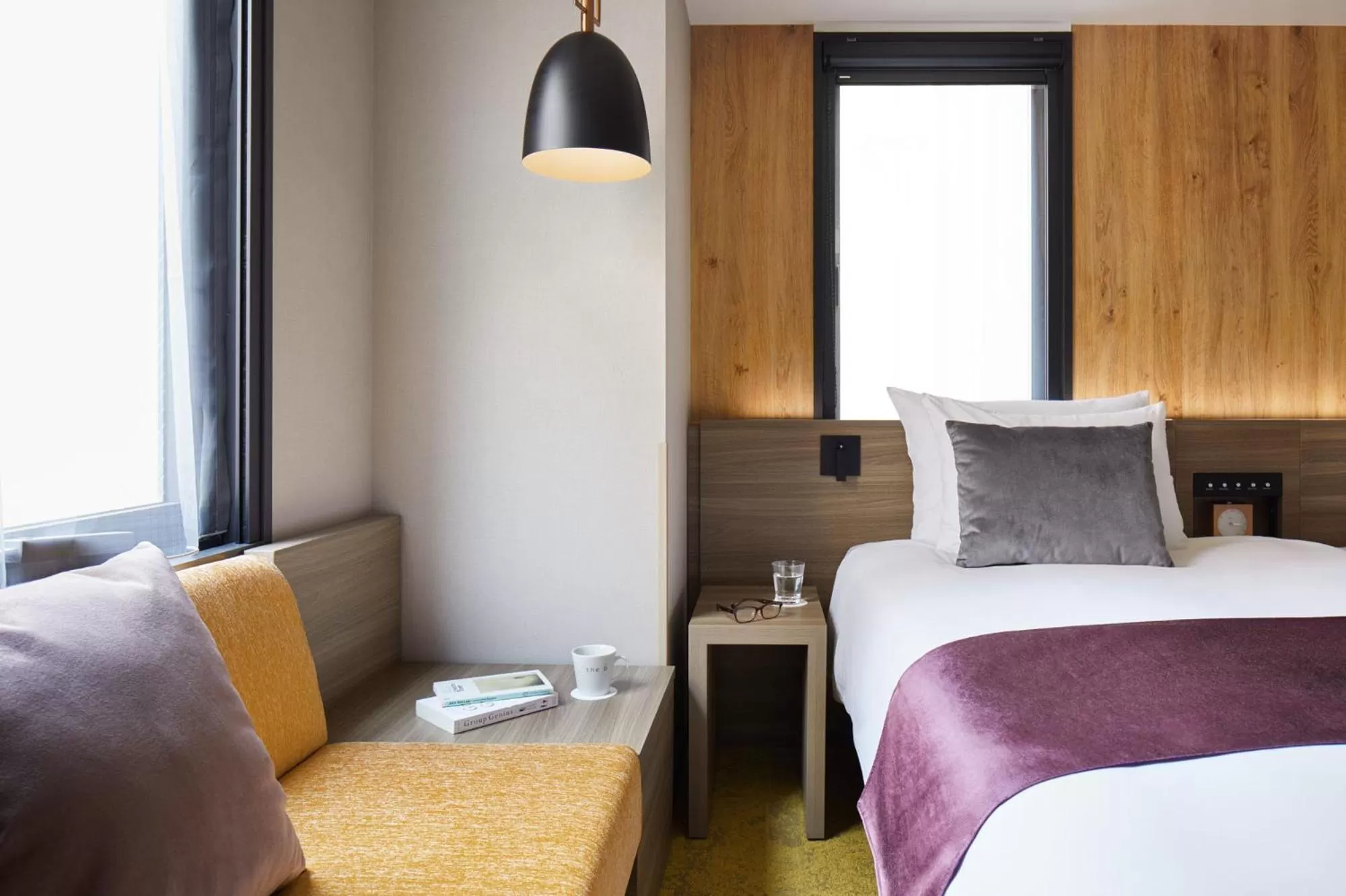 Photo of the whole room, Bed in the b ochanomizu