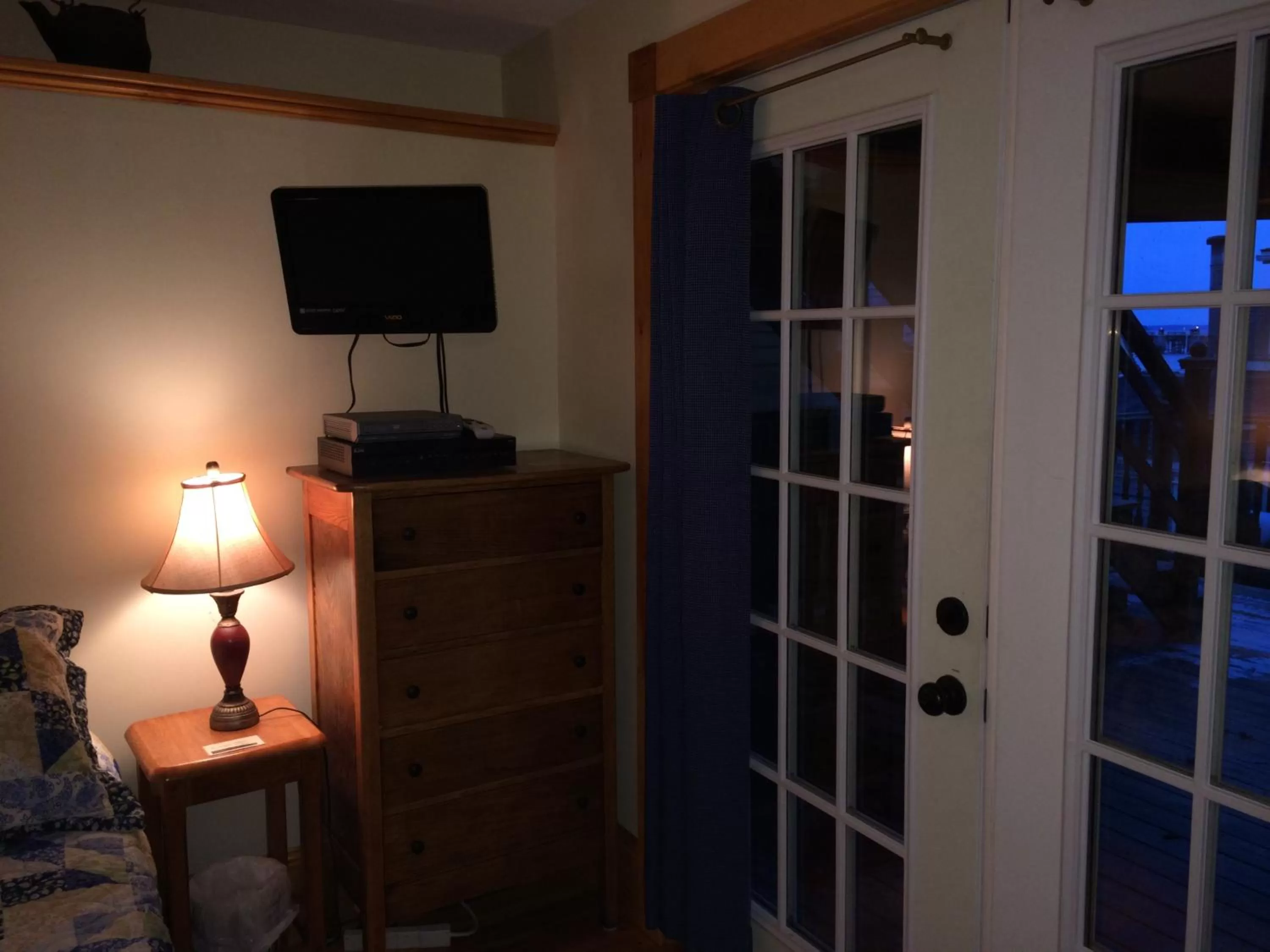 TV/Entertainment Center in Beach Cottage Inn