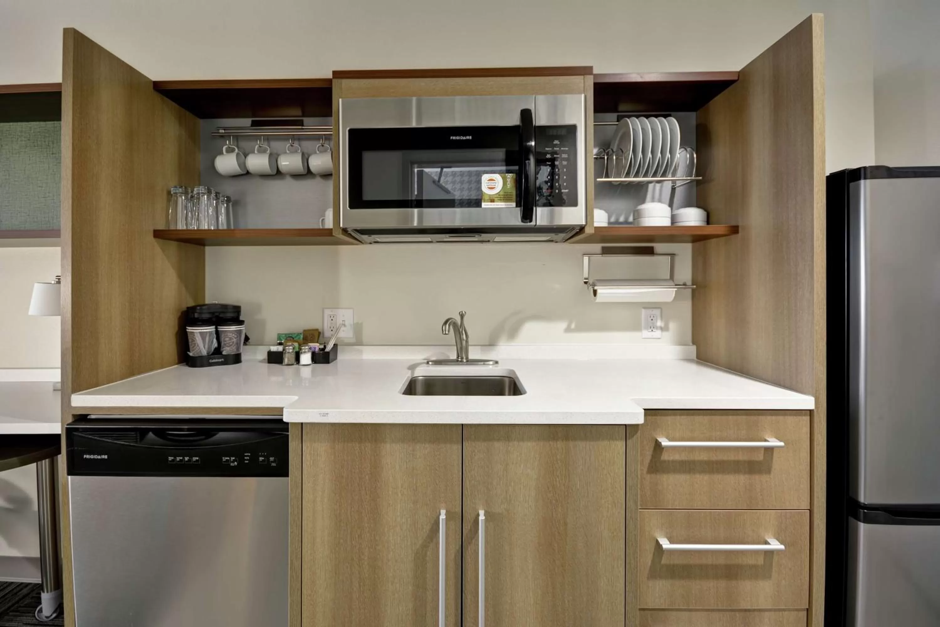 Kitchen or kitchenette in Home2 Suites By Hilton Texas City Houston