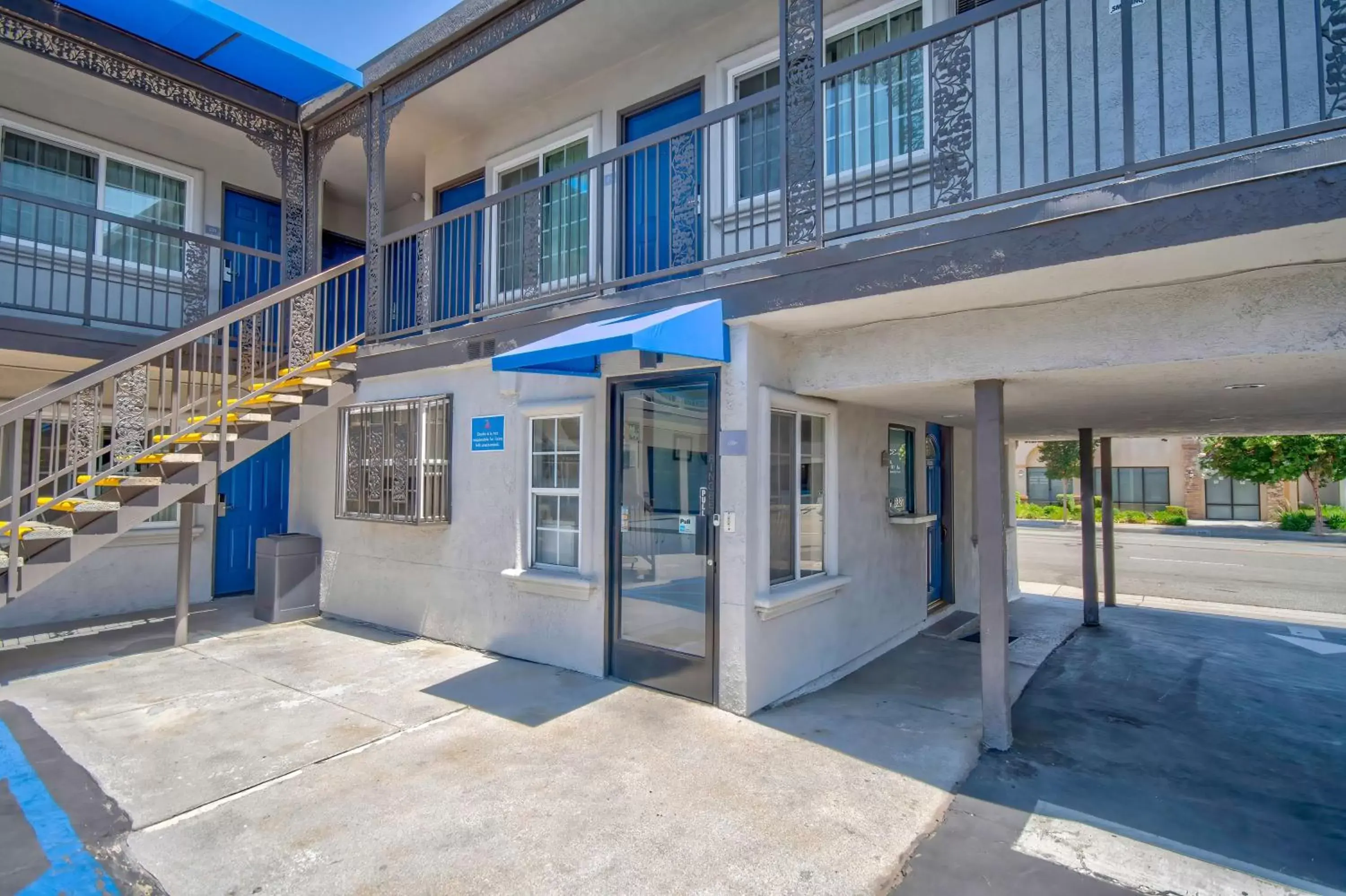 Property building in Studio 6 Rosemead, CA Property building in Studio 6 Rosemead, CA