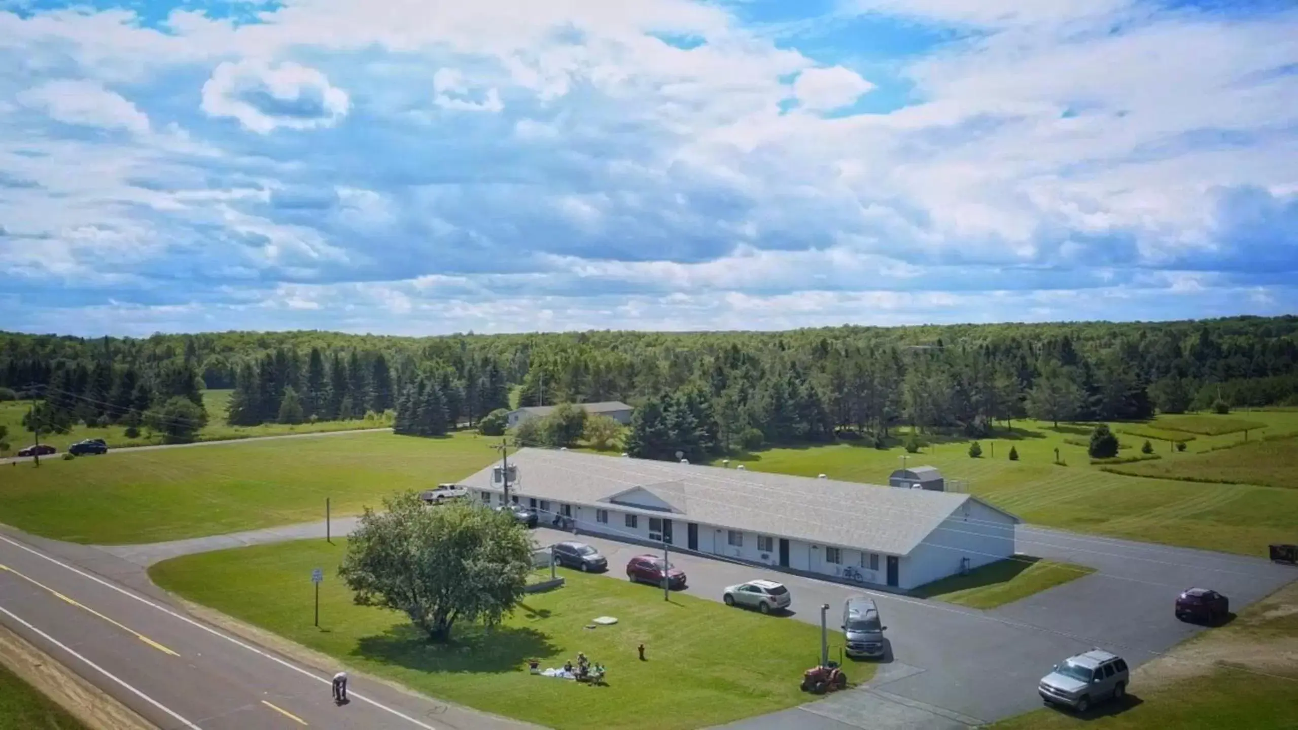 Bird's-eye View in Village Inn Motel